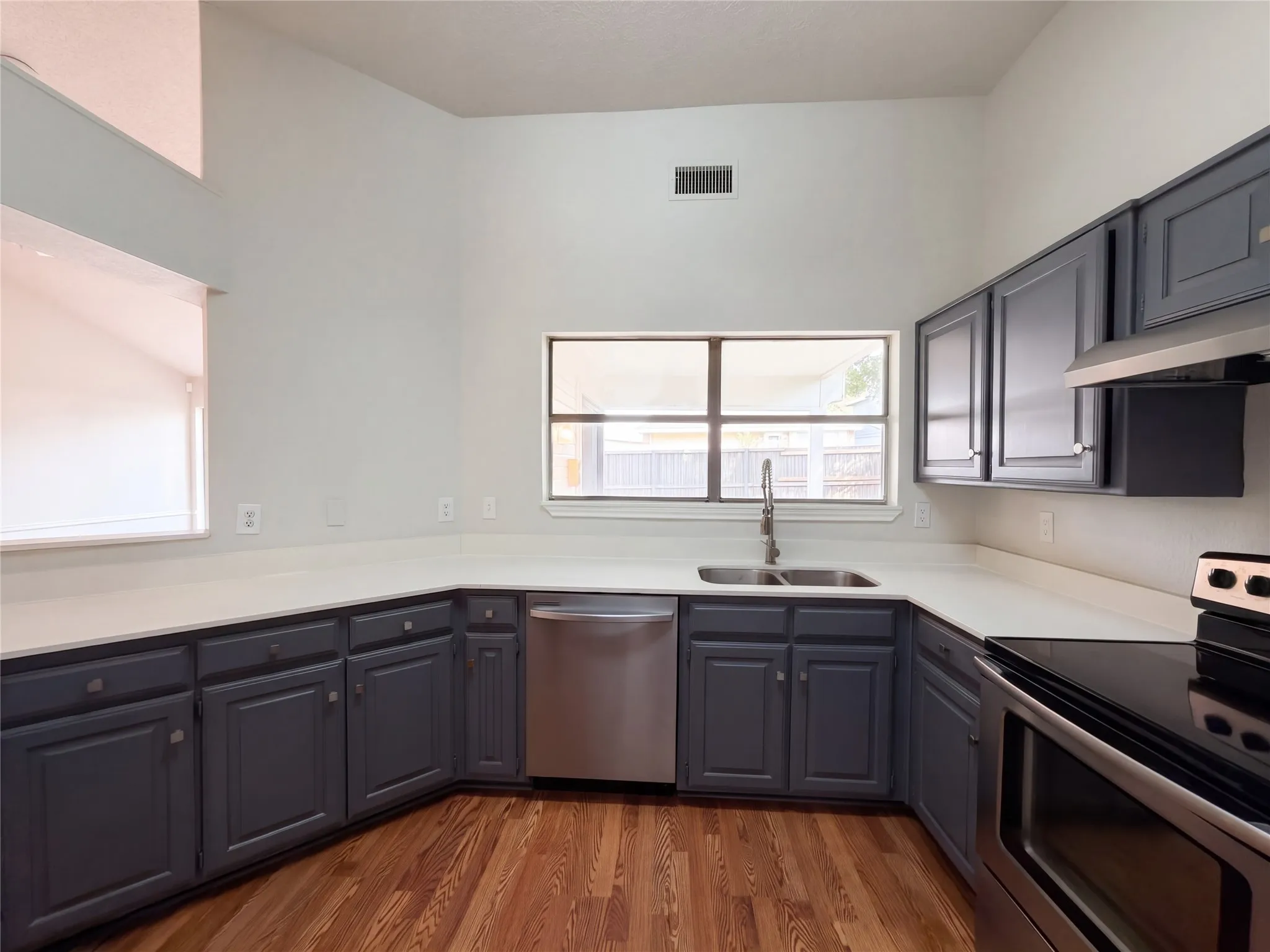 Single Family Residence For Sale in Dallas County , 1015 Astaire Avenue, Duncanville, Texas 75137, 4 Bedroom, 3 Bathroom, 2 Garage spaces, 2,158 Sqft, built in 1985, mls#21402544, Real Estate Agent in Duncanville, Homes For Sale in Dallas county, Homes For Sale in Duncanville, Realtor in Duncanville Texas, Real Estate Brokerage Independent Realty Texas, Luminita Cordes Realtor