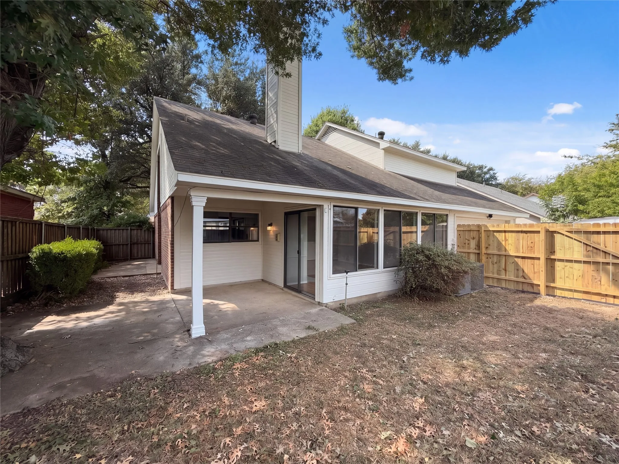 Single Family Residence For Sale in Dallas County , 1015 Astaire Avenue, Duncanville, Texas 75137, 4 Bedroom, 3 Bathroom, 2 Garage spaces, 2,158 Sqft, built in 1985, mls#21402544, Real Estate Agent in Duncanville, Homes For Sale in Dallas county, Homes For Sale in Duncanville, Realtor in Duncanville Texas, Real Estate Brokerage Independent Realty Texas, Luminita Cordes Realtor