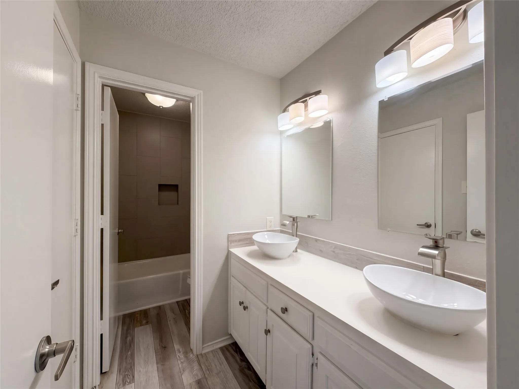 Single Family Residence For Sale in Dallas County , 1015 Astaire Avenue, Duncanville, Texas 75137, 4 Bedroom, 3 Bathroom, 2 Garage spaces, 2,158 Sqft, built in 1985, mls#21402544, Real Estate Agent in Duncanville, Homes For Sale in Dallas county, Homes For Sale in Duncanville, Realtor in Duncanville Texas, Real Estate Brokerage Independent Realty Texas, Luminita Cordes Realtor