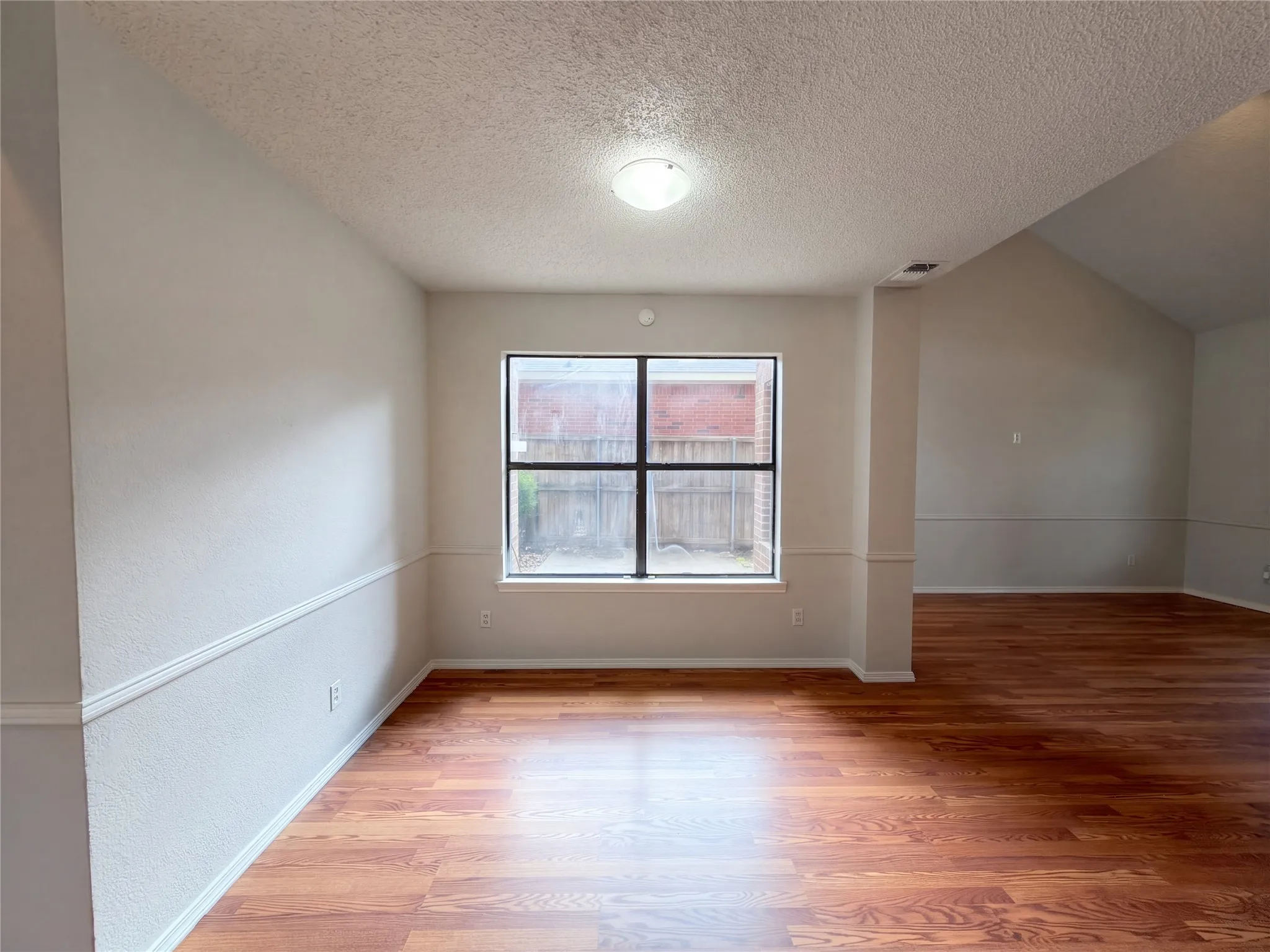 Single Family Residence For Sale in Dallas County , 1015 Astaire Avenue, Duncanville, Texas 75137, 4 Bedroom, 3 Bathroom, 2 Garage spaces, 2,158 Sqft, built in 1985, mls#21402544, Real Estate Agent in Duncanville, Homes For Sale in Dallas county, Homes For Sale in Duncanville, Realtor in Duncanville Texas, Real Estate Brokerage Independent Realty Texas, Luminita Cordes Realtor