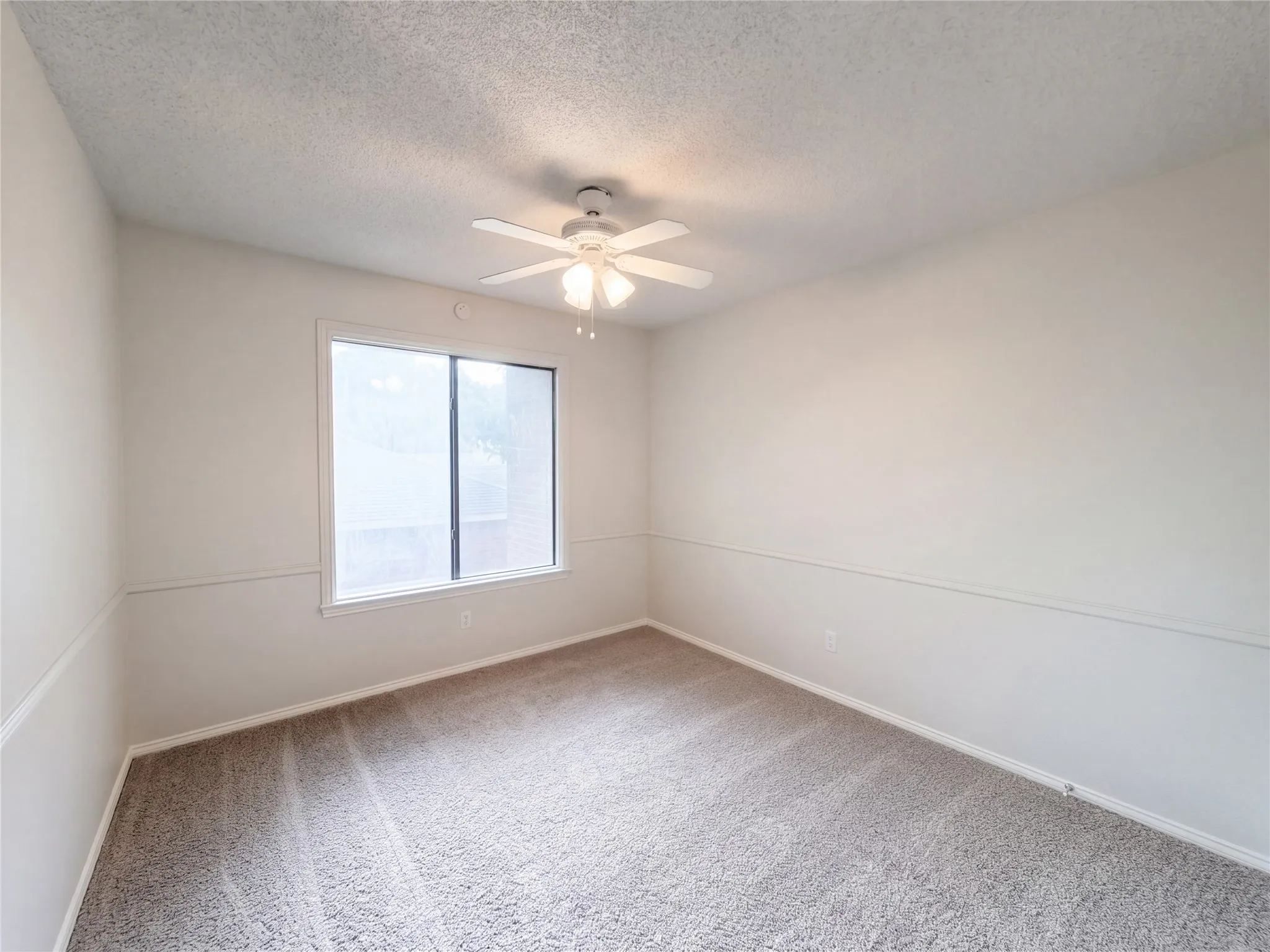 Single Family Residence For Sale in Dallas County , 1015 Astaire Avenue, Duncanville, Texas 75137, 4 Bedroom, 3 Bathroom, 2 Garage spaces, 2,158 Sqft, built in 1985, mls#21402544, Real Estate Agent in Duncanville, Homes For Sale in Dallas county, Homes For Sale in Duncanville, Realtor in Duncanville Texas, Real Estate Brokerage Independent Realty Texas, Luminita Cordes Realtor