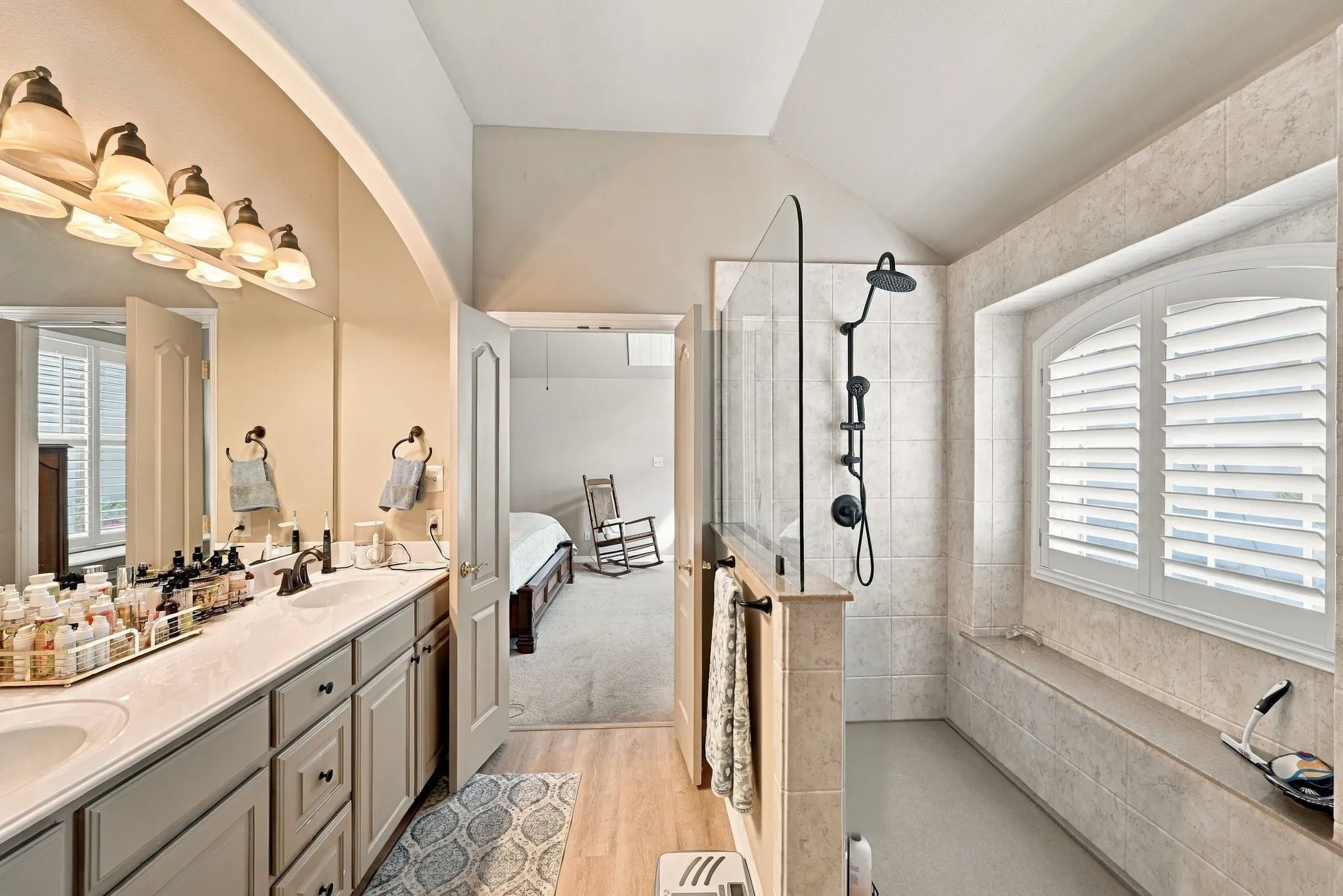 Single Family Residence For Sale in Tarrant County , 6033 Roaring Springs Drive, North Richland Hills, Texas 76180, 3 Bedroom, 2 Bathroom, 2 Garage spaces, 1,683 Sqft, built in 2003, mls#21402551, Real Estate Agent in North Richland Hills, Homes For Sale in Tarrant county, Homes For Sale in North Richland Hills, Realtor in North Richland Hills Texas, Real Estate Brokerage Independent Realty Texas, Luminita Cordes Realtor