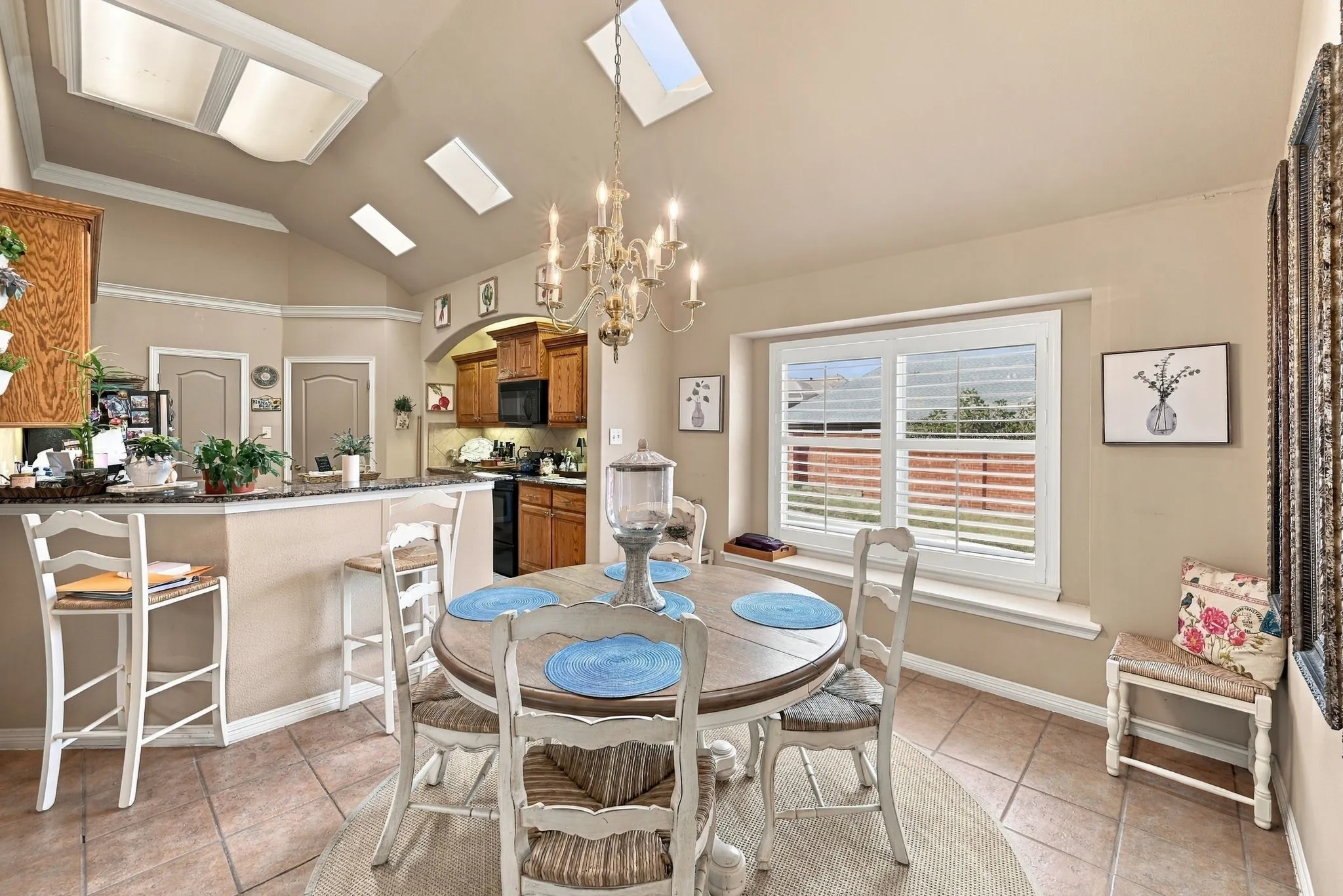 Single Family Residence For Sale in Tarrant County , 6033 Roaring Springs Drive, North Richland Hills, Texas 76180, 3 Bedroom, 2 Bathroom, 2 Garage spaces, 1,683 Sqft, built in 2003, mls#21402551, Real Estate Agent in North Richland Hills, Homes For Sale in Tarrant county, Homes For Sale in North Richland Hills, Realtor in North Richland Hills Texas, Real Estate Brokerage Independent Realty Texas, Luminita Cordes Realtor