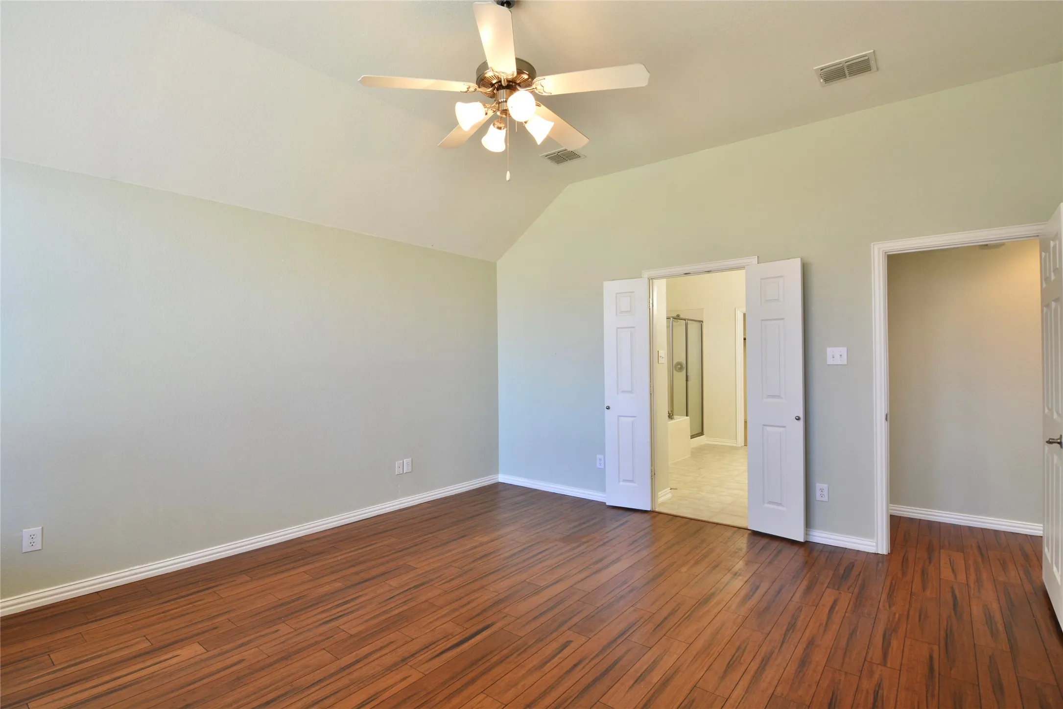Single Family Residence For Rent in Tarrant County , 12420 Grey Twig Drive, Fort Worth, Texas 76244, 4 Bedroom, 2 Bathroom, 2 Garage spaces, 2,404 Sqft, built in 2006, mls#21402004, Real Estate Agent in Fort Worth, Homes For Rent in Tarrant county, Homes For Rent in Fort Worth, Realtor in Fort Worth Texas, Real Estate Brokerage Independent Realty Texas, Luminita Cordes Realtor