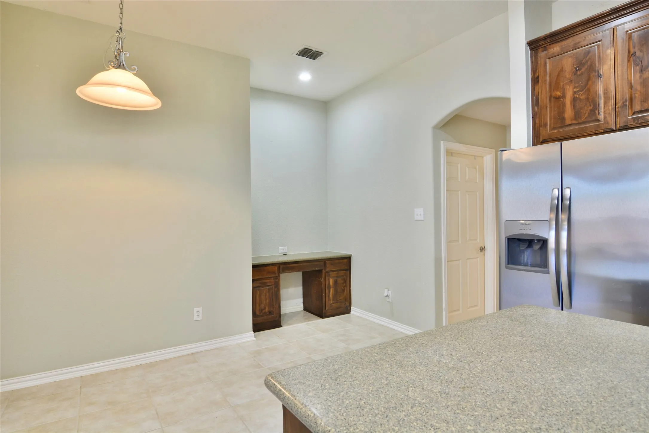 Single Family Residence For Rent in Tarrant County , 12420 Grey Twig Drive, Fort Worth, Texas 76244, 4 Bedroom, 2 Bathroom, 2 Garage spaces, 2,404 Sqft, built in 2006, mls#21402004, Real Estate Agent in Fort Worth, Homes For Rent in Tarrant county, Homes For Rent in Fort Worth, Realtor in Fort Worth Texas, Real Estate Brokerage Independent Realty Texas, Luminita Cordes Realtor