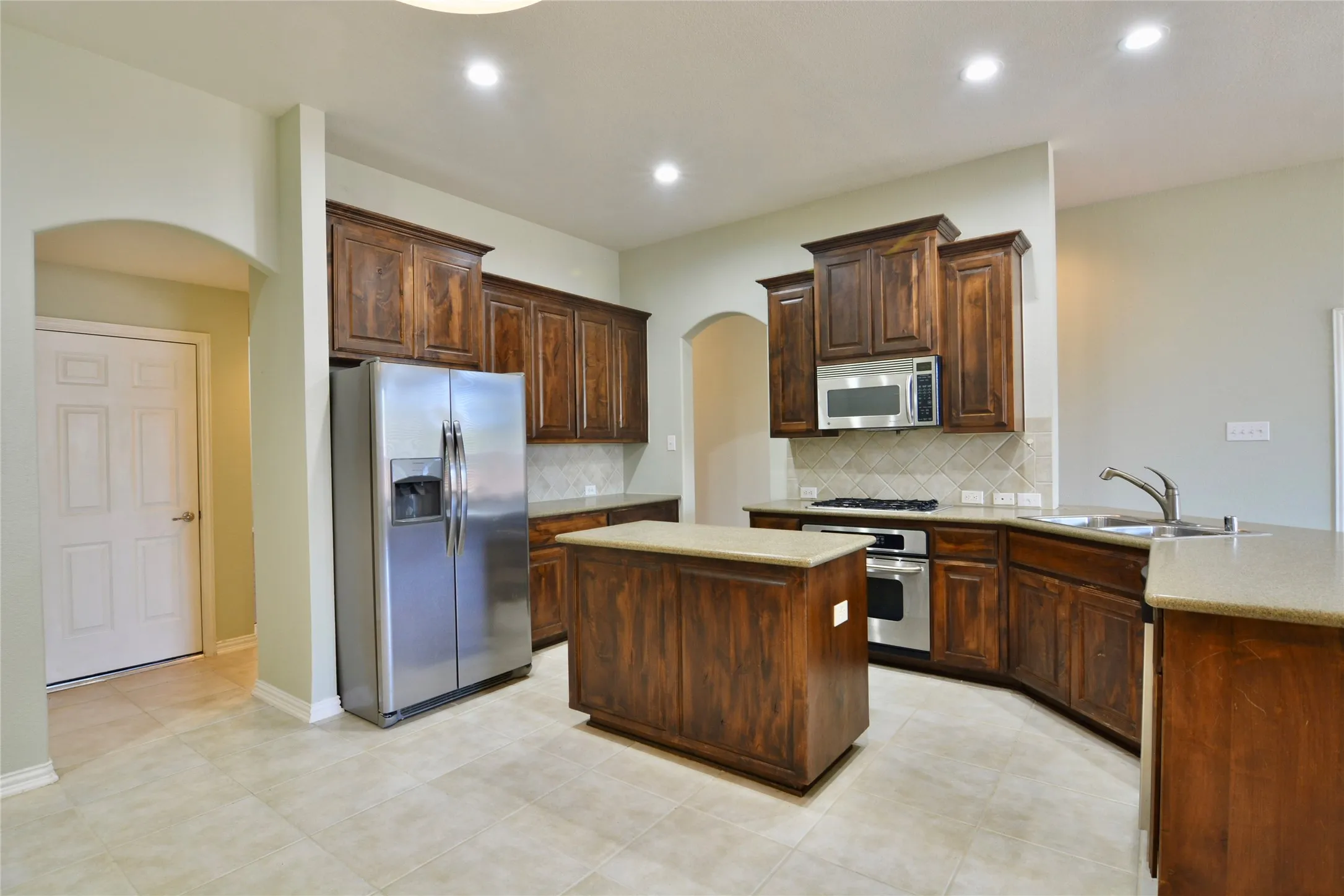 Single Family Residence For Rent in Tarrant County , 12420 Grey Twig Drive, Fort Worth, Texas 76244, 4 Bedroom, 2 Bathroom, 2 Garage spaces, 2,404 Sqft, built in 2006, mls#21402004, Real Estate Agent in Fort Worth, Homes For Rent in Tarrant county, Homes For Rent in Fort Worth, Realtor in Fort Worth Texas, Real Estate Brokerage Independent Realty Texas, Luminita Cordes Realtor