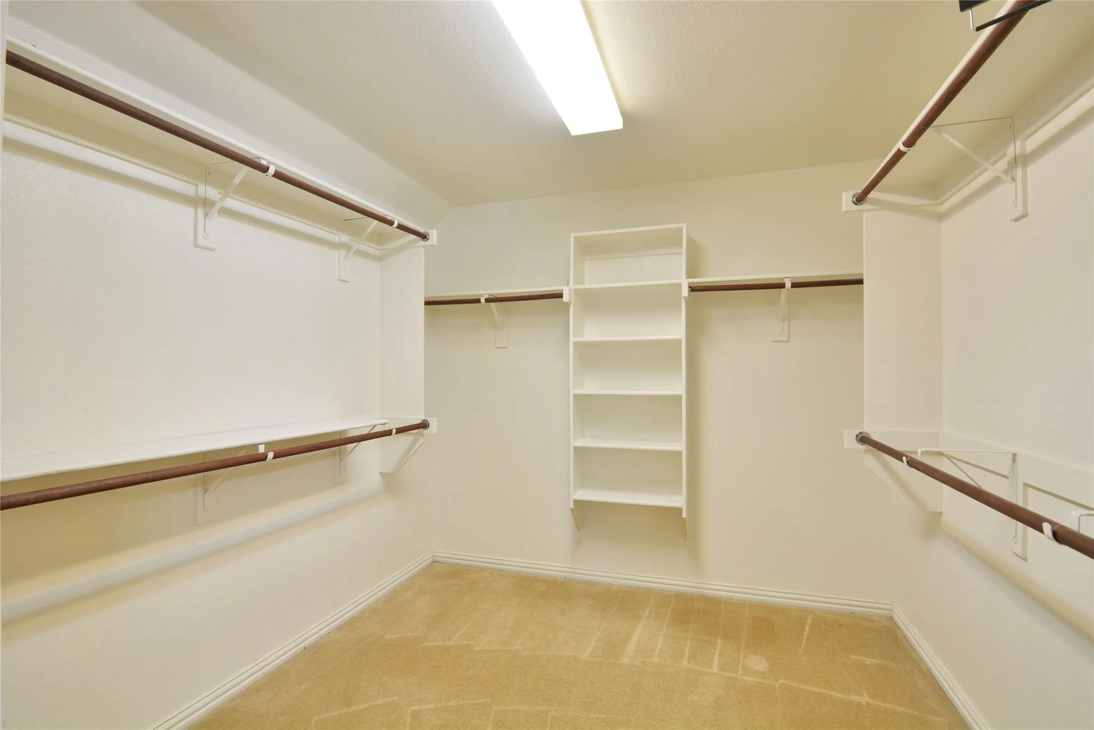 Single Family Residence For Rent in Tarrant County , 12420 Grey Twig Drive, Fort Worth, Texas 76244, 4 Bedroom, 2 Bathroom, 2 Garage spaces, 2,404 Sqft, built in 2006, mls#21402004, Real Estate Agent in Fort Worth, Homes For Rent in Tarrant county, Homes For Rent in Fort Worth, Realtor in Fort Worth Texas, Real Estate Brokerage Independent Realty Texas, Luminita Cordes Realtor