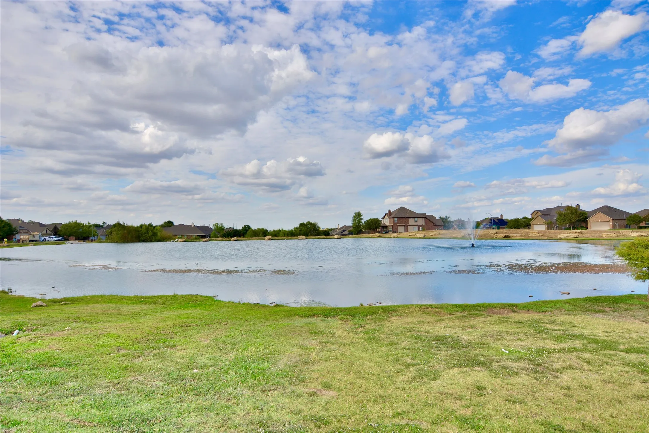 Single Family Residence For Rent in Tarrant County , 12420 Grey Twig Drive, Fort Worth, Texas 76244, 4 Bedroom, 2 Bathroom, 2 Garage spaces, 2,404 Sqft, built in 2006, mls#21402004, Real Estate Agent in Fort Worth, Homes For Rent in Tarrant county, Homes For Rent in Fort Worth, Realtor in Fort Worth Texas, Real Estate Brokerage Independent Realty Texas, Luminita Cordes Realtor
