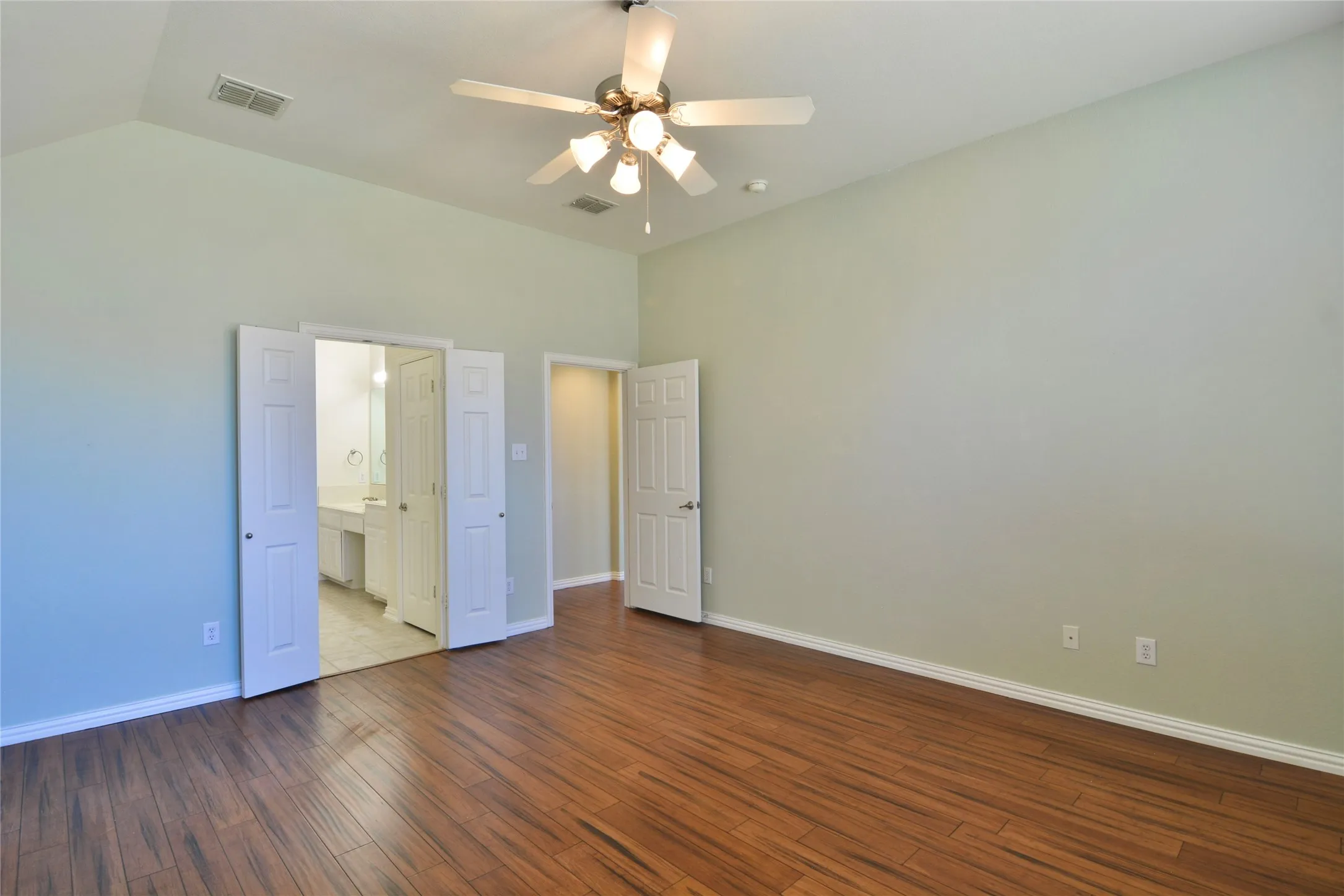 Single Family Residence For Rent in Tarrant County , 12420 Grey Twig Drive, Fort Worth, Texas 76244, 4 Bedroom, 2 Bathroom, 2 Garage spaces, 2,404 Sqft, built in 2006, mls#21402004, Real Estate Agent in Fort Worth, Homes For Rent in Tarrant county, Homes For Rent in Fort Worth, Realtor in Fort Worth Texas, Real Estate Brokerage Independent Realty Texas, Luminita Cordes Realtor