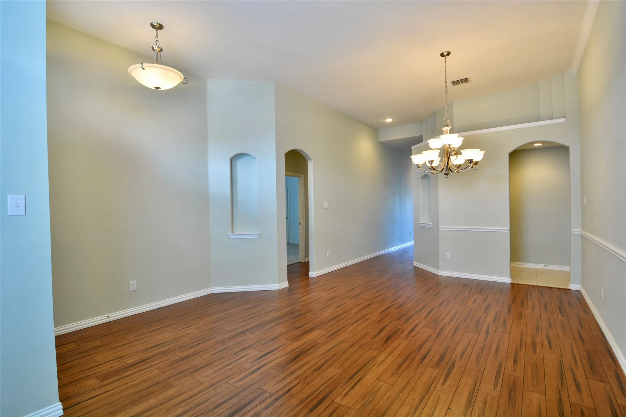 Single Family Residence For Rent in Tarrant County , 12420 Grey Twig Drive, Fort Worth, Texas 76244, 4 Bedroom, 2 Bathroom, 2 Garage spaces, 2,404 Sqft, built in 2006, mls#21402004, Real Estate Agent in Fort Worth, Homes For Rent in Tarrant county, Homes For Rent in Fort Worth, Realtor in Fort Worth Texas, Real Estate Brokerage Independent Realty Texas, Luminita Cordes Realtor