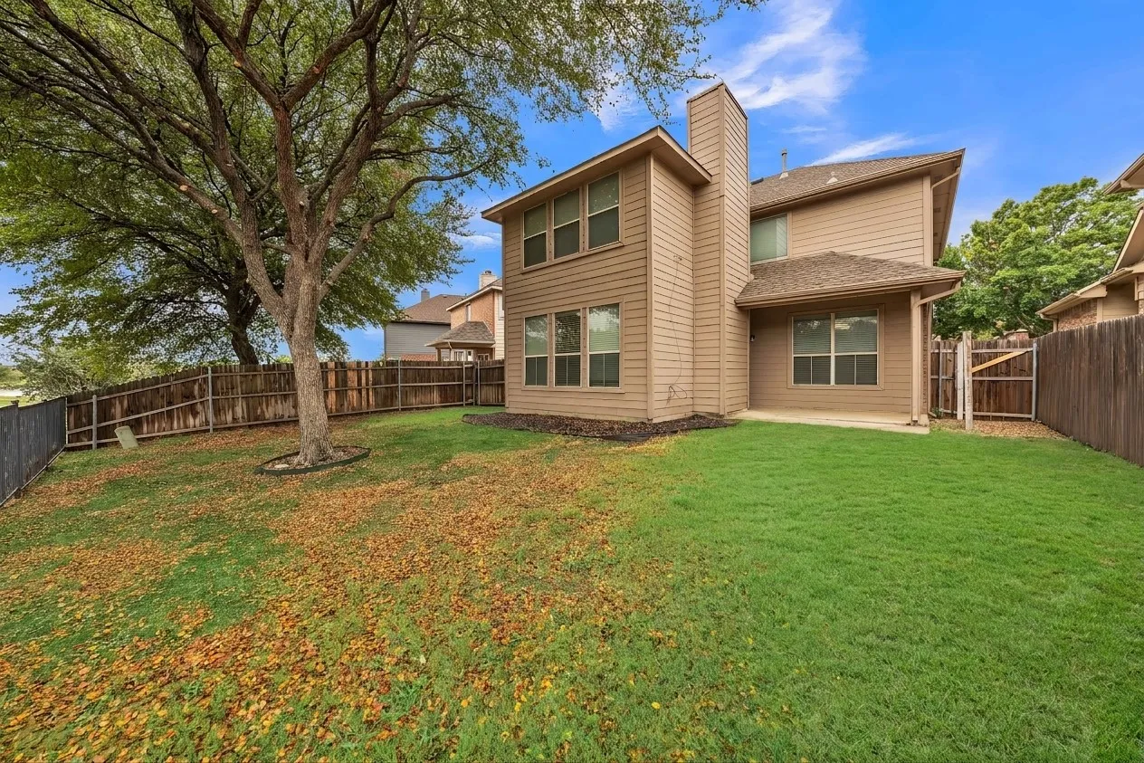 Single Family Residence For Sale in Tarrant County , 5448 Pecan Creek Circle, Fort Worth, Texas 76244, 3 Bedroom, 3 Bathroom, 2 Garage spaces, 1,985 Sqft, built in 2002, mls#21403241, Real Estate Agent in Fort Worth, Homes For Sale in Tarrant county, Homes For Sale in Fort Worth, Realtor in Fort Worth Texas, Real Estate Brokerage Independent Realty Texas, Luminita Cordes Realtor