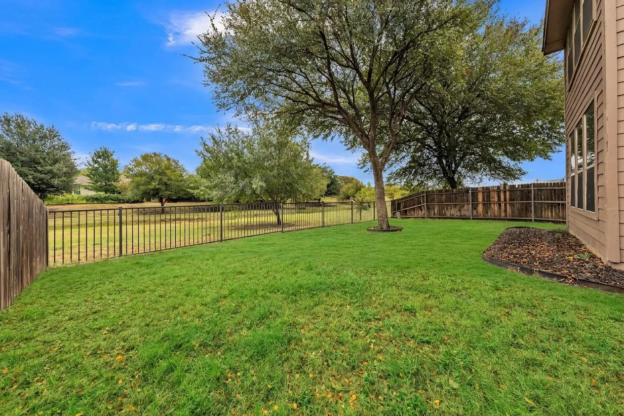 Single Family Residence For Sale in Tarrant County , 5448 Pecan Creek Circle, Fort Worth, Texas 76244, 3 Bedroom, 3 Bathroom, 2 Garage spaces, 1,985 Sqft, built in 2002, mls#21403241, Real Estate Agent in Fort Worth, Homes For Sale in Tarrant county, Homes For Sale in Fort Worth, Realtor in Fort Worth Texas, Real Estate Brokerage Independent Realty Texas, Luminita Cordes Realtor
