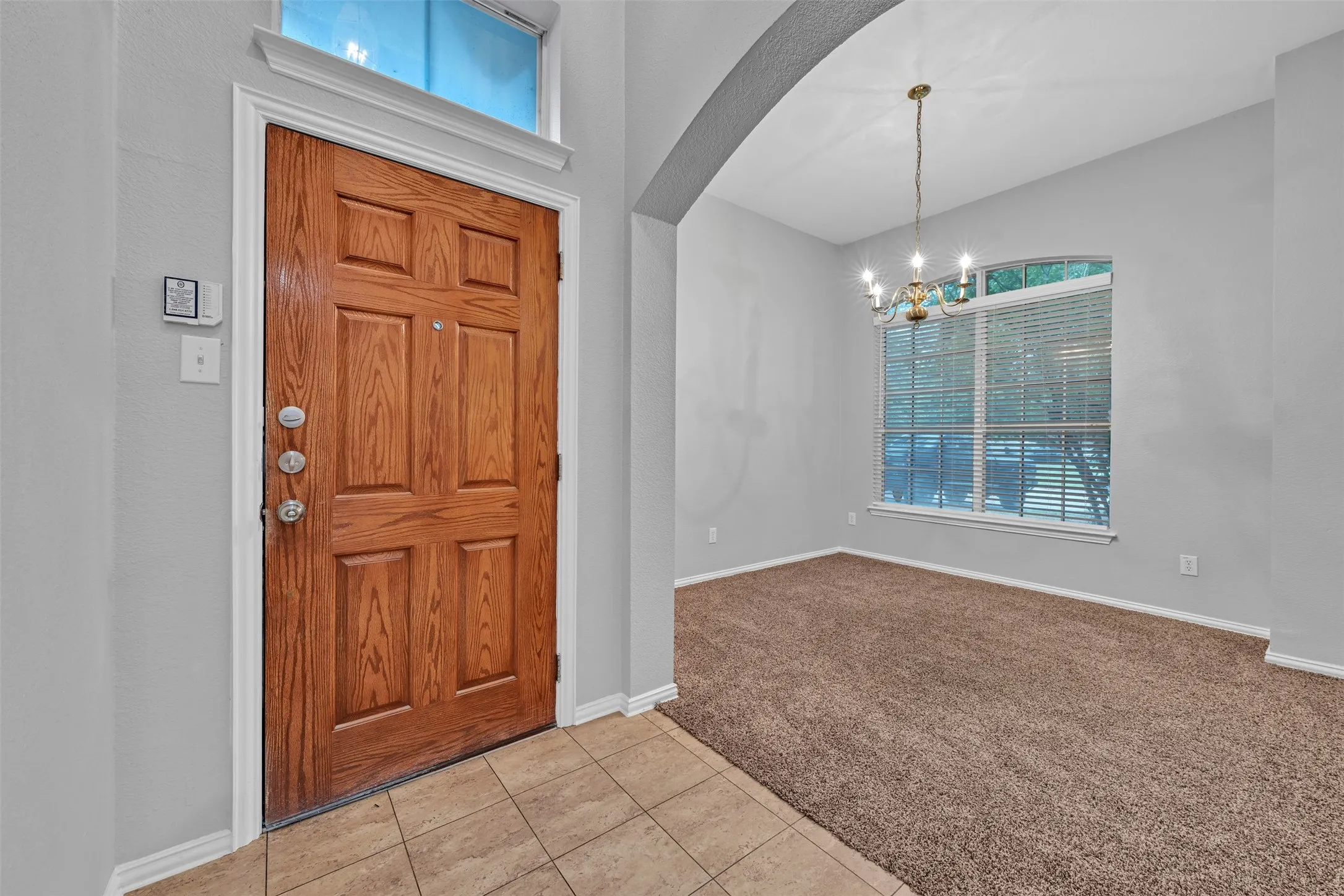 Single Family Residence For Sale in Tarrant County , 5448 Pecan Creek Circle, Fort Worth, Texas 76244, 3 Bedroom, 3 Bathroom, 2 Garage spaces, 1,985 Sqft, built in 2002, mls#21403241, Real Estate Agent in Fort Worth, Homes For Sale in Tarrant county, Homes For Sale in Fort Worth, Realtor in Fort Worth Texas, Real Estate Brokerage Independent Realty Texas, Luminita Cordes Realtor