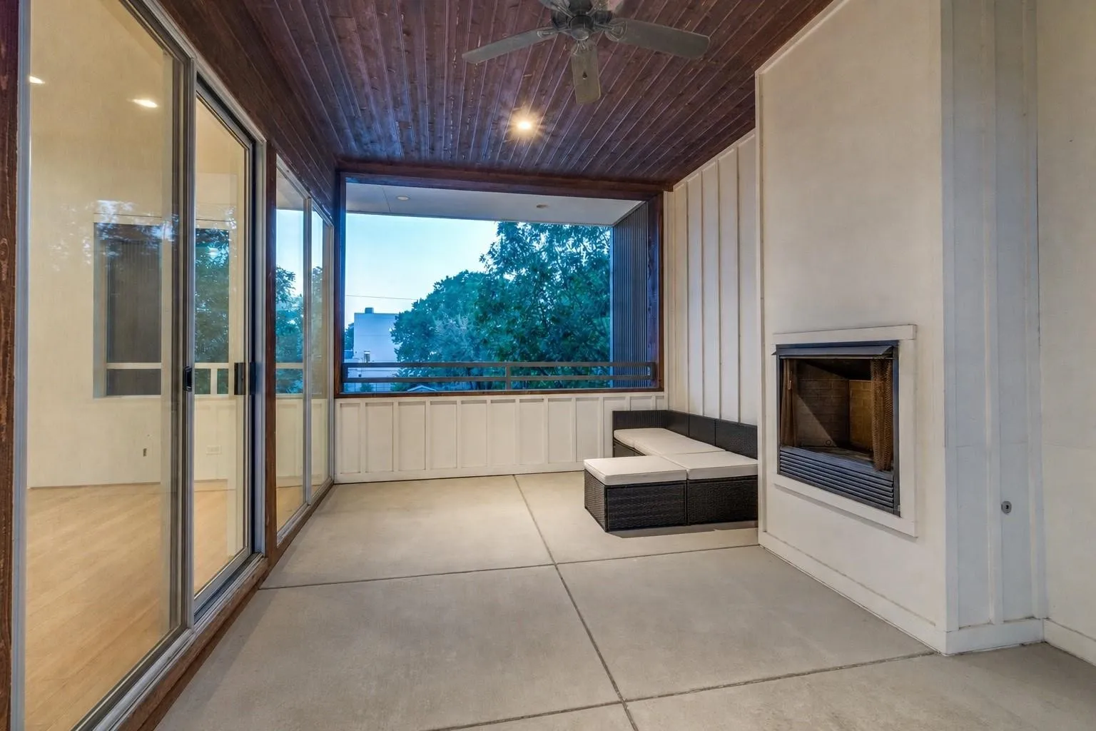 Single Family Residence For Rent in Dallas County , 4401 Roseland Avenue A, Dallas, Texas 75204, 2 Bedroom, 3 Bathroom, 2 Garage spaces, 1,773 Sqft, built in 2014, mls#21403257, Real Estate Agent in Dallas, Homes For Rent in Dallas county, Homes For Rent in Dallas, Realtor in Dallas Texas, Real Estate Brokerage Independent Realty Texas, Luminita Cordes Realtor