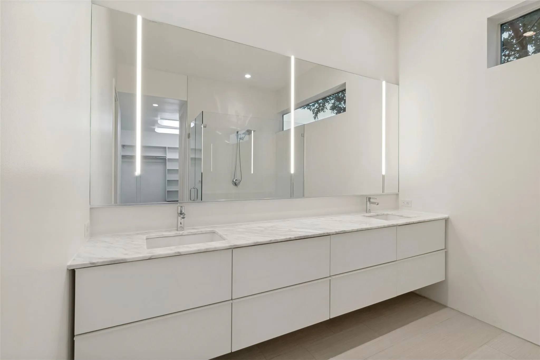 Single Family Residence For Rent in Dallas County , 4401 Roseland Avenue A, Dallas, Texas 75204, 2 Bedroom, 3 Bathroom, 2 Garage spaces, 1,773 Sqft, built in 2014, mls#21403257, Real Estate Agent in Dallas, Homes For Rent in Dallas county, Homes For Rent in Dallas, Realtor in Dallas Texas, Real Estate Brokerage Independent Realty Texas, Luminita Cordes Realtor