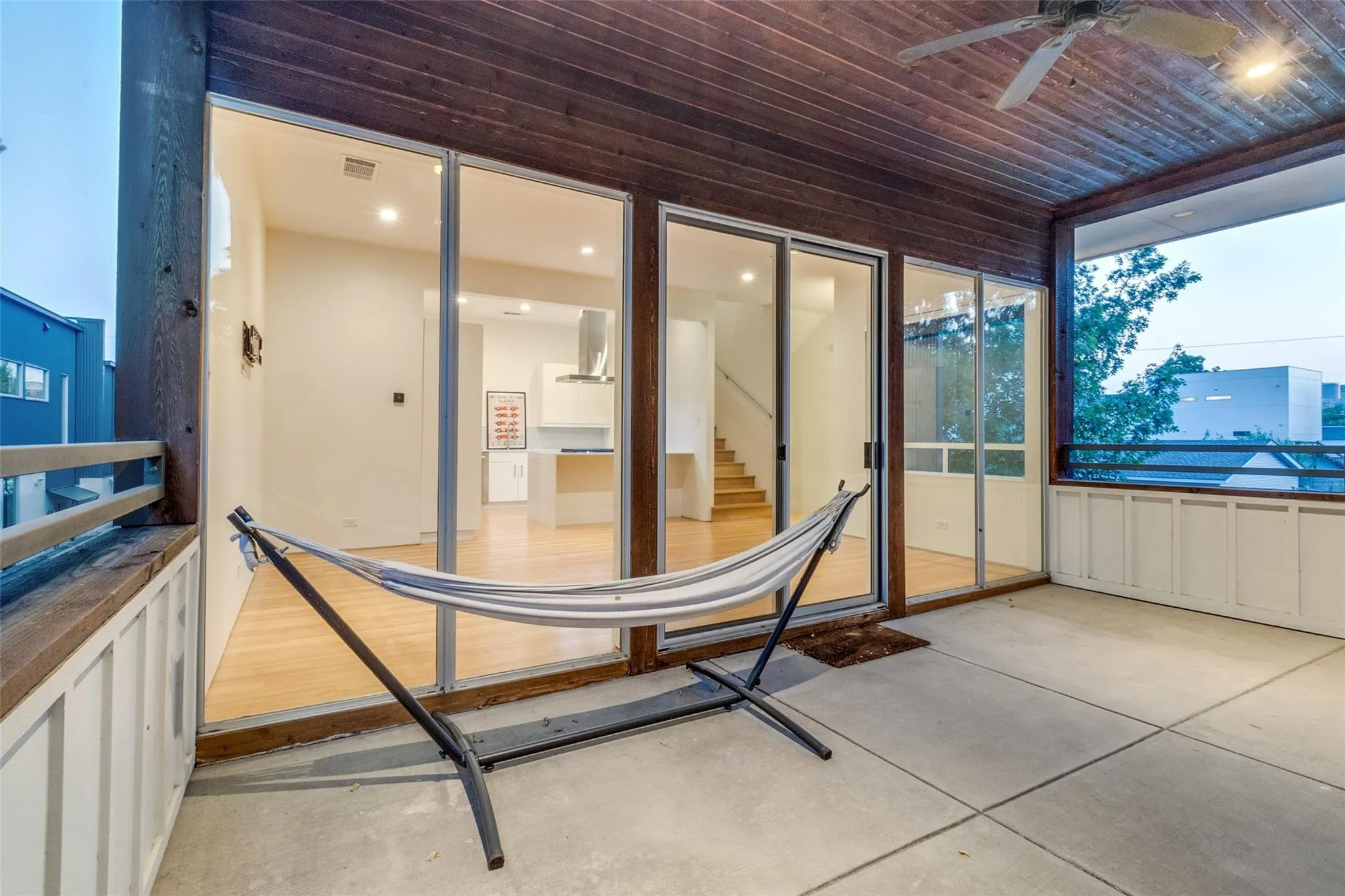 Single Family Residence For Rent in Dallas County , 4401 Roseland Avenue A, Dallas, Texas 75204, 2 Bedroom, 3 Bathroom, 2 Garage spaces, 1,773 Sqft, built in 2014, mls#21403257, Real Estate Agent in Dallas, Homes For Rent in Dallas county, Homes For Rent in Dallas, Realtor in Dallas Texas, Real Estate Brokerage Independent Realty Texas, Luminita Cordes Realtor