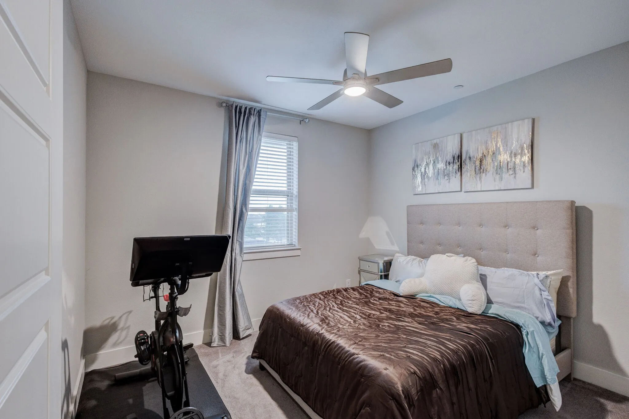 Recessed lighting, ceiling fan with integrated light, window with blinds, and neutral wall tones