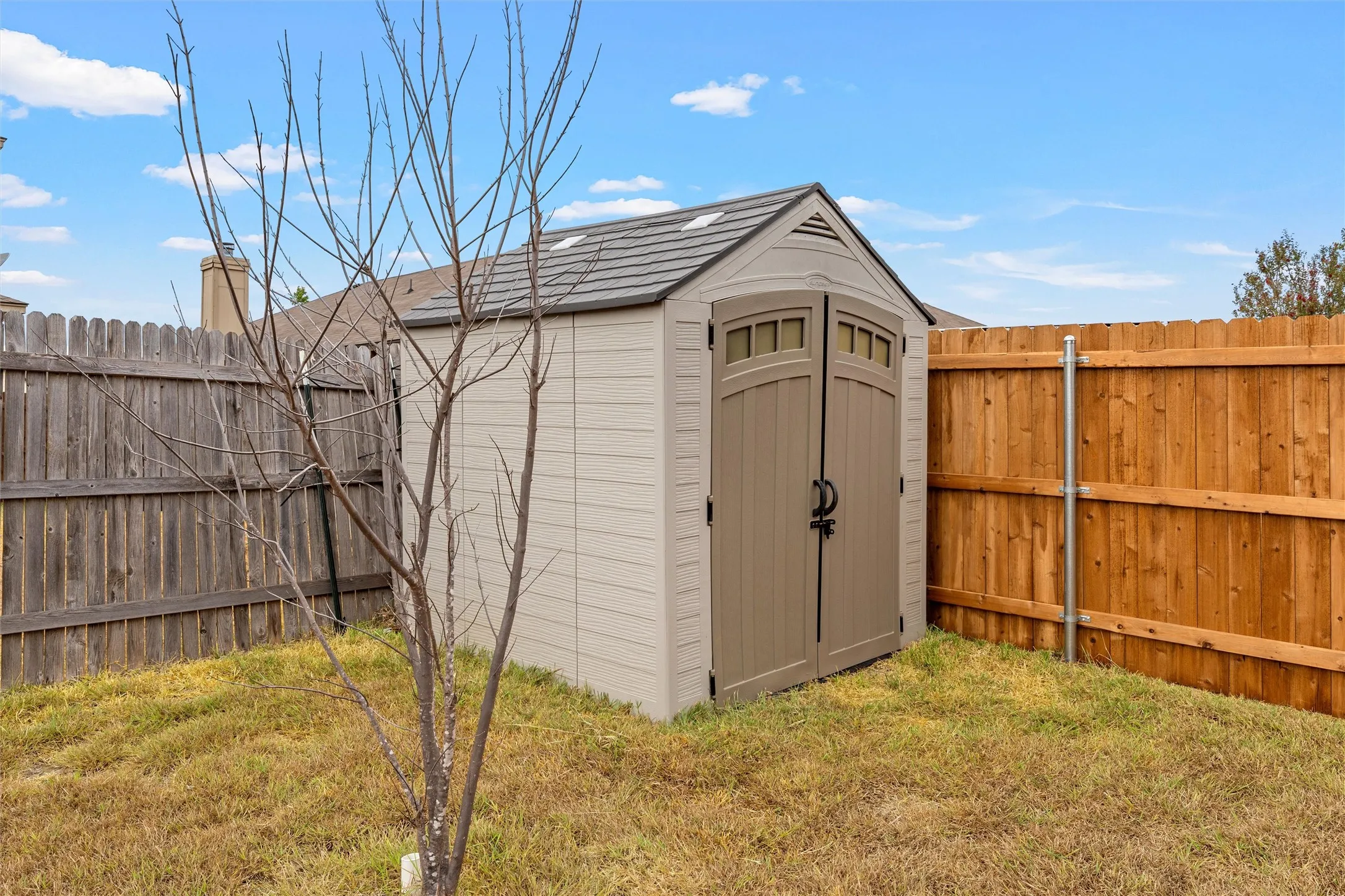 Single Family Residence For Sale in Mc Lennan County , 6541 Cascade Drive, Waco, Texas 76712, 5 Bedroom, 3 Bathroom, 2 Garage spaces, 3,187 Sqft, built in 2013, mls#21402633, Real Estate Agent in Waco, Homes For Sale in Mc Lennan county, Homes For Sale in Waco, Realtor in Waco Texas, Real Estate Brokerage Independent Realty Texas, Luminita Cordes Realtor