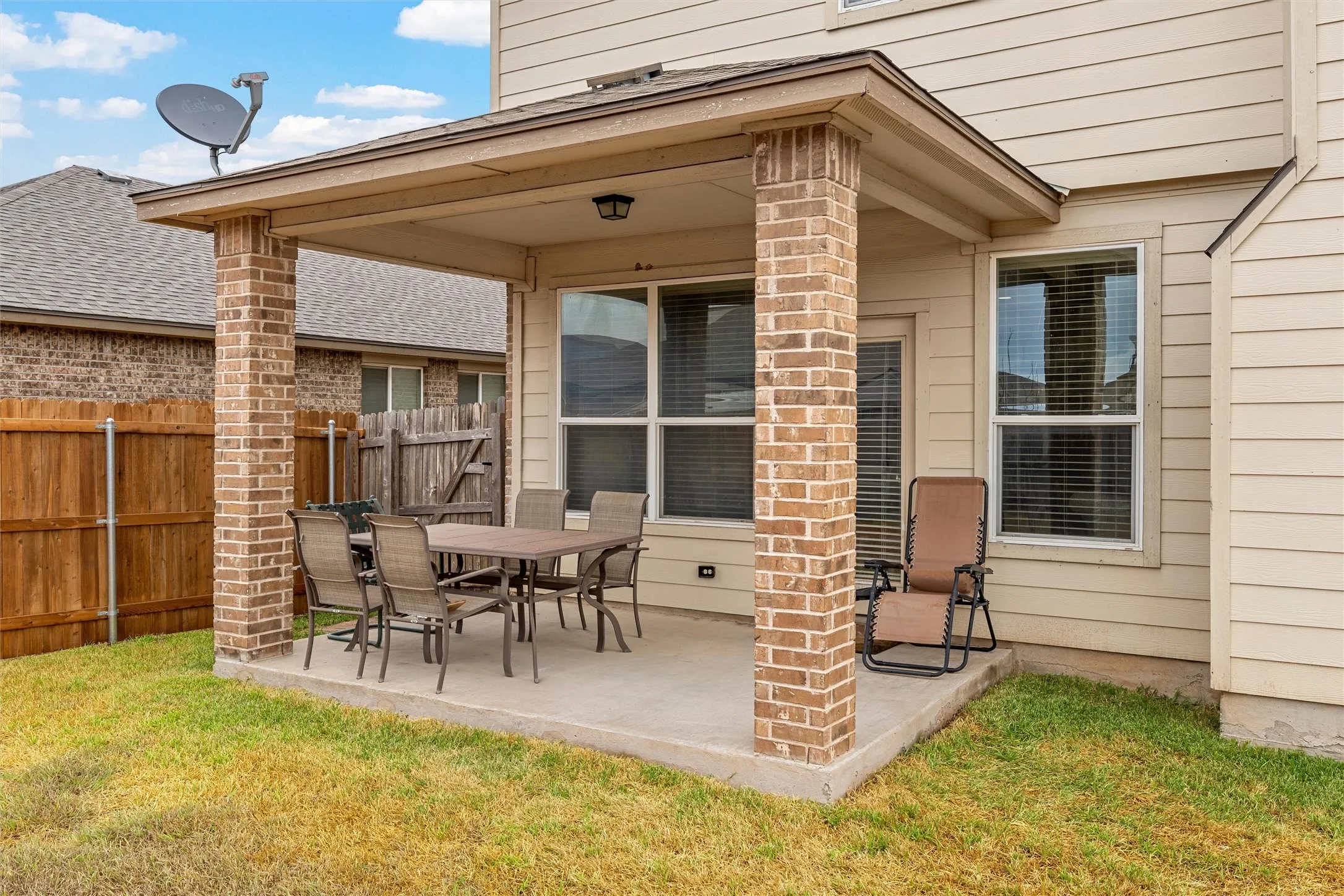 Single Family Residence For Sale in Mc Lennan County , 6541 Cascade Drive, Waco, Texas 76712, 5 Bedroom, 3 Bathroom, 2 Garage spaces, 3,187 Sqft, built in 2013, mls#21402633, Real Estate Agent in Waco, Homes For Sale in Mc Lennan county, Homes For Sale in Waco, Realtor in Waco Texas, Real Estate Brokerage Independent Realty Texas, Luminita Cordes Realtor