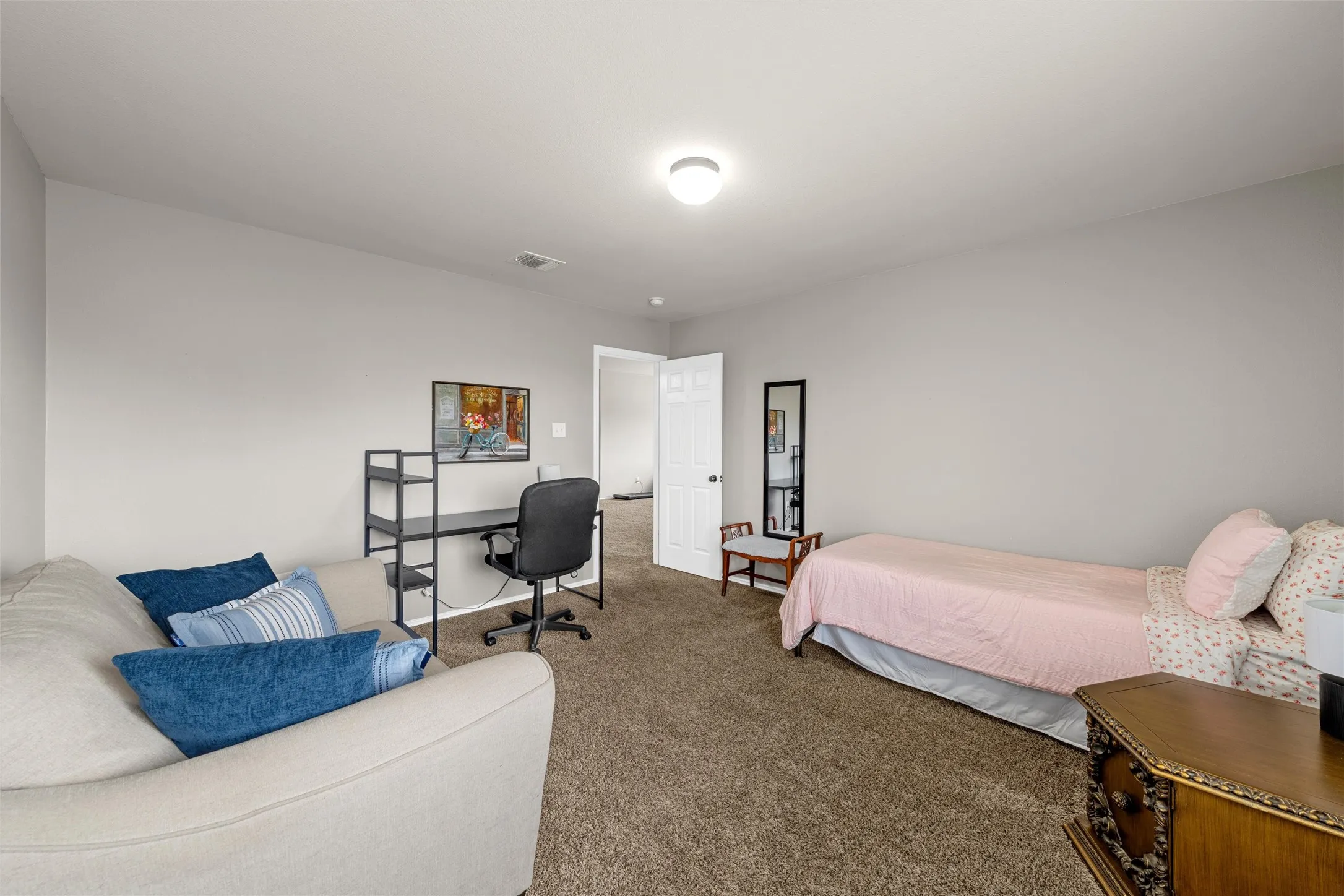 Single Family Residence For Sale in Mc Lennan County , 6541 Cascade Drive, Waco, Texas 76712, 5 Bedroom, 3 Bathroom, 2 Garage spaces, 3,187 Sqft, built in 2013, mls#21402633, Real Estate Agent in Waco, Homes For Sale in Mc Lennan county, Homes For Sale in Waco, Realtor in Waco Texas, Real Estate Brokerage Independent Realty Texas, Luminita Cordes Realtor
