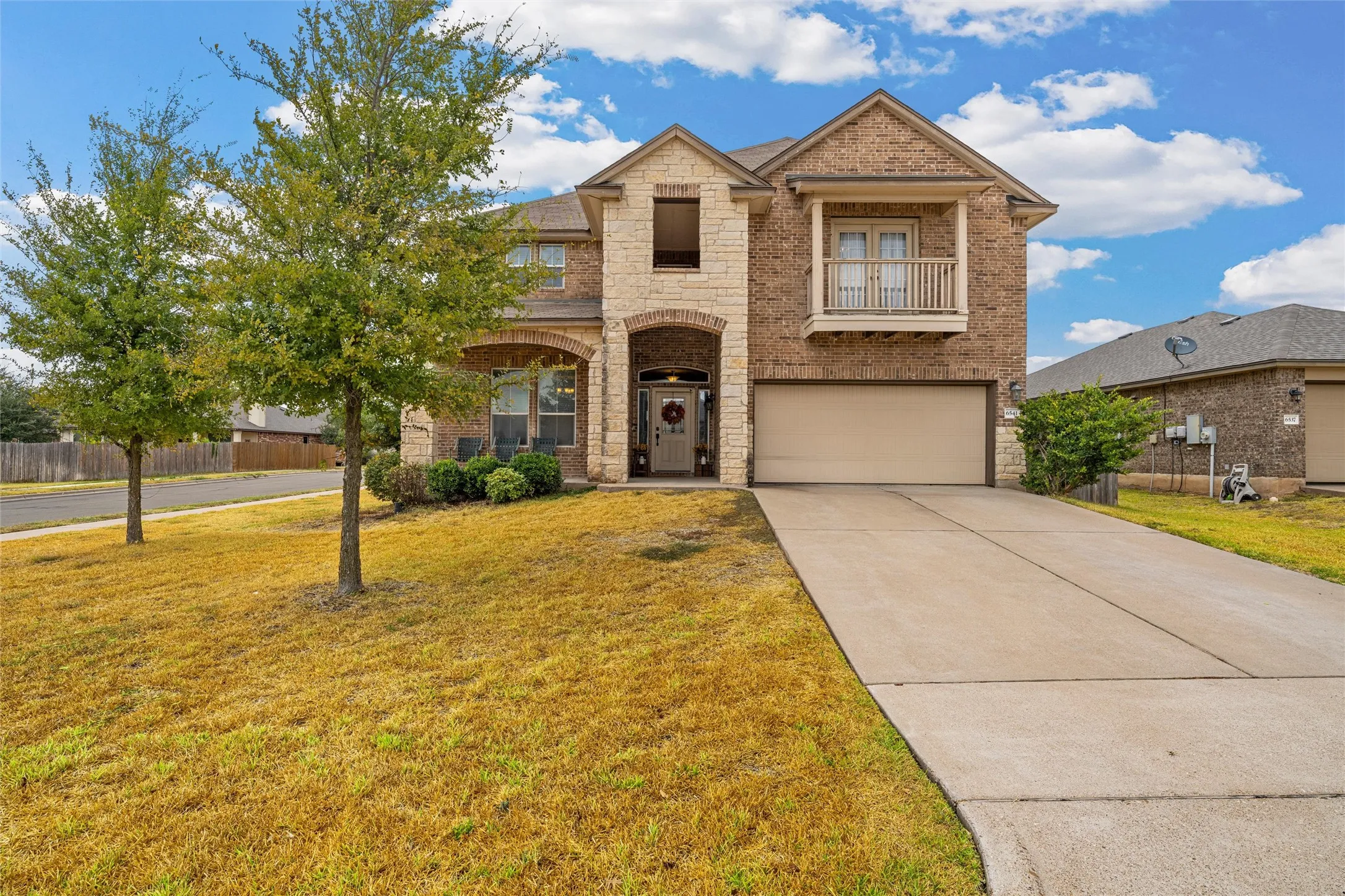 Single Family Residence For Sale in Mc Lennan County , 6541 Cascade Drive, Waco, Texas 76712, 5 Bedroom, 3 Bathroom, 2 Garage spaces, 3,187 Sqft, built in 2013, mls#21402633, Real Estate Agent in Waco, Homes For Sale in Mc Lennan county, Homes For Sale in Waco, Realtor in Waco Texas, Real Estate Brokerage Independent Realty Texas, Luminita Cordes Realtor