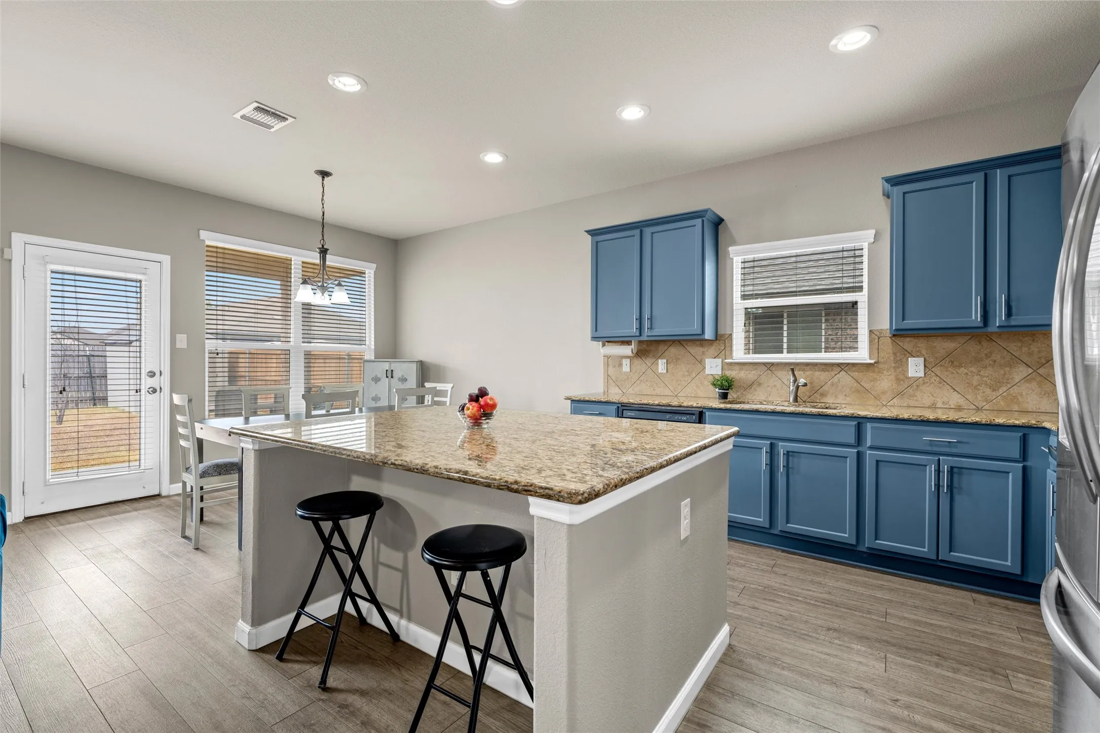 Single Family Residence For Sale in Mc Lennan County , 6541 Cascade Drive, Waco, Texas 76712, 5 Bedroom, 3 Bathroom, 2 Garage spaces, 3,187 Sqft, built in 2013, mls#21402633, Real Estate Agent in Waco, Homes For Sale in Mc Lennan county, Homes For Sale in Waco, Realtor in Waco Texas, Real Estate Brokerage Independent Realty Texas, Luminita Cordes Realtor