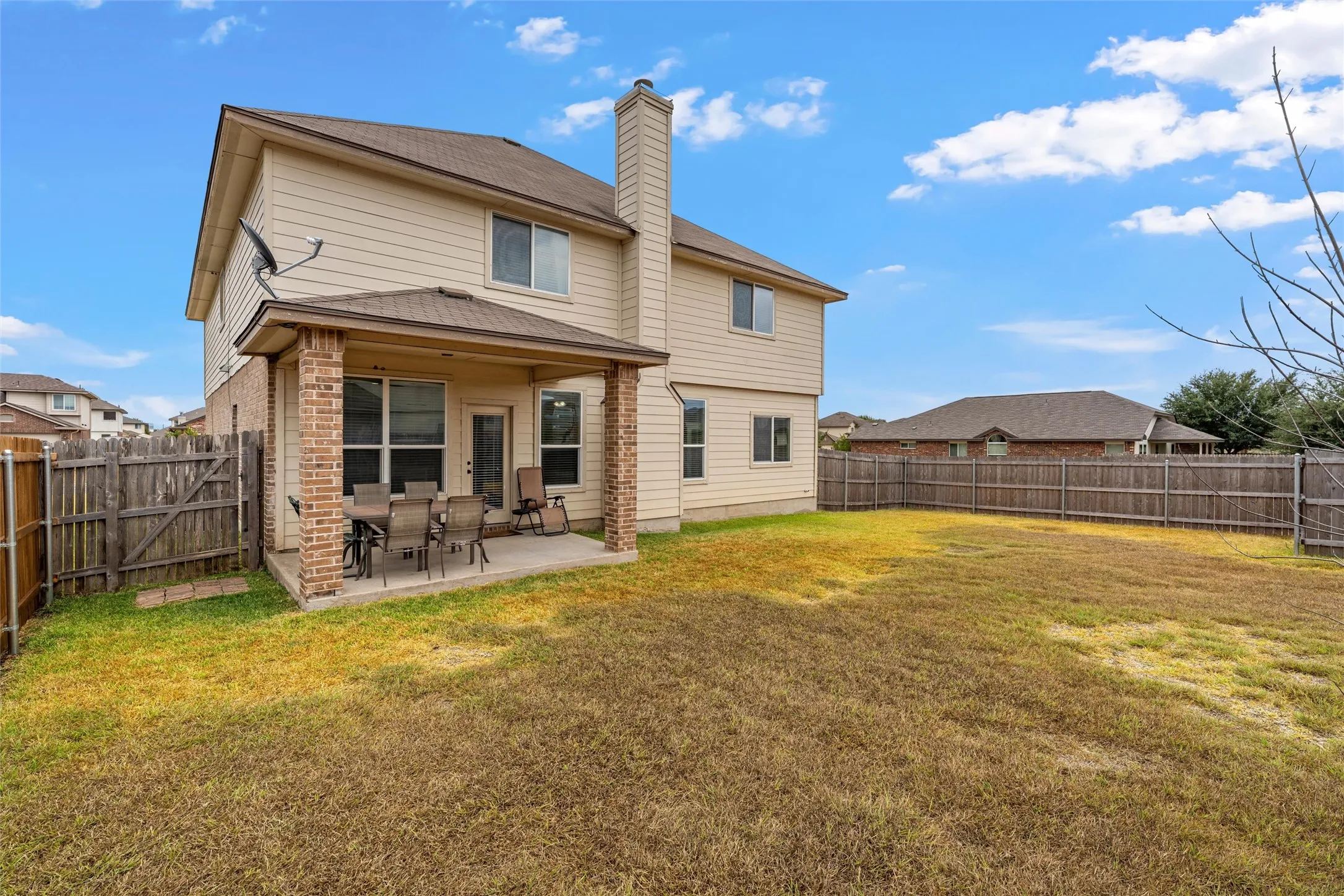 Single Family Residence For Sale in Mc Lennan County , 6541 Cascade Drive, Waco, Texas 76712, 5 Bedroom, 3 Bathroom, 2 Garage spaces, 3,187 Sqft, built in 2013, mls#21402633, Real Estate Agent in Waco, Homes For Sale in Mc Lennan county, Homes For Sale in Waco, Realtor in Waco Texas, Real Estate Brokerage Independent Realty Texas, Luminita Cordes Realtor