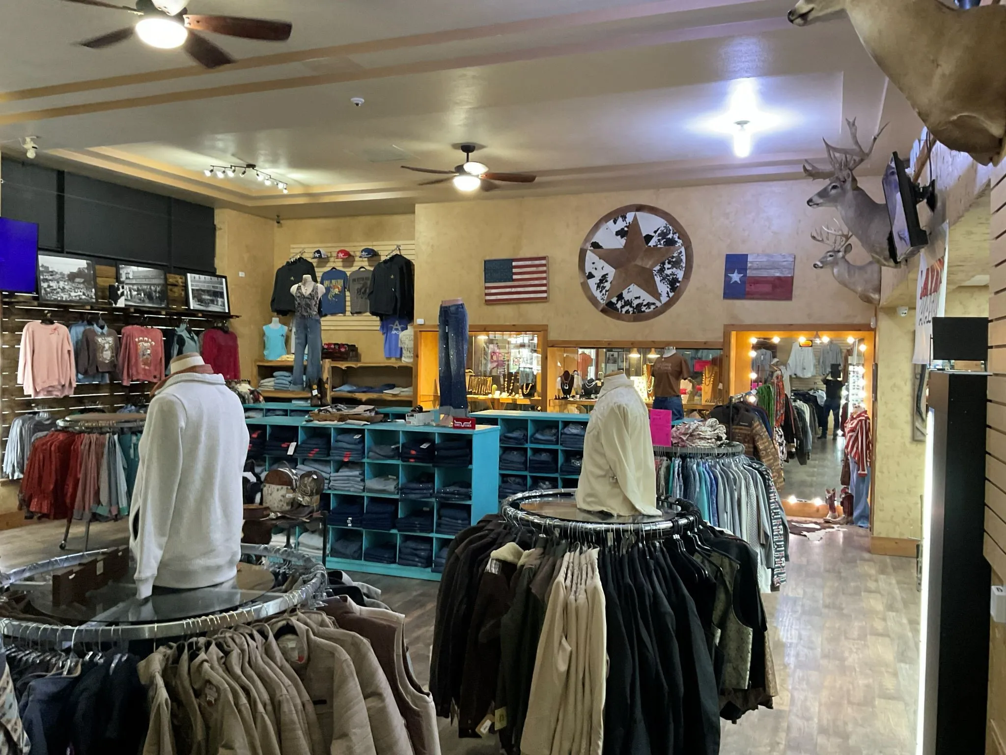 Retail For Sale in Johnson County , 110 N Caddo Street, Cleburne, Texas 76031, 0, 0, Garage spaces, 0 Sqft, built in 1900, mls#21403006, Real Estate Agent in Cleburne, Homes For Sale in Johnson county, Homes For Sale in Cleburne, Realtor in Cleburne Texas, Real Estate Brokerage Independent Realty Texas, Luminita Cordes Realtor