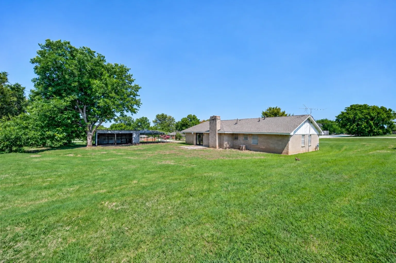 Single Family Residence For Rent in Collin County , 510 E 7th Street, Prosper, Texas 75078, 3 Bedroom, 2 Bathroom, 2 Garage spaces, 1,568 Sqft, built in 1975, mls#21403267, Real Estate Agent in Prosper, Homes For Rent in Collin county, Homes For Rent in Prosper, Realtor in Prosper Texas, Real Estate Brokerage Independent Realty Texas, Luminita Cordes Realtor