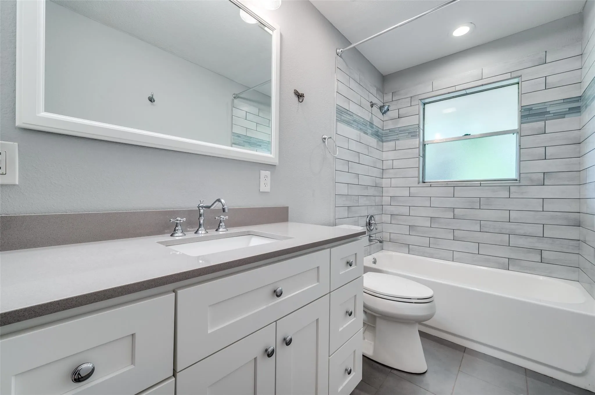 Single Family Residence For Rent in Collin County , 510 E 7th Street, Prosper, Texas 75078, 3 Bedroom, 2 Bathroom, 2 Garage spaces, 1,568 Sqft, built in 1975, mls#21403267, Real Estate Agent in Prosper, Homes For Rent in Collin county, Homes For Rent in Prosper, Realtor in Prosper Texas, Real Estate Brokerage Independent Realty Texas, Luminita Cordes Realtor