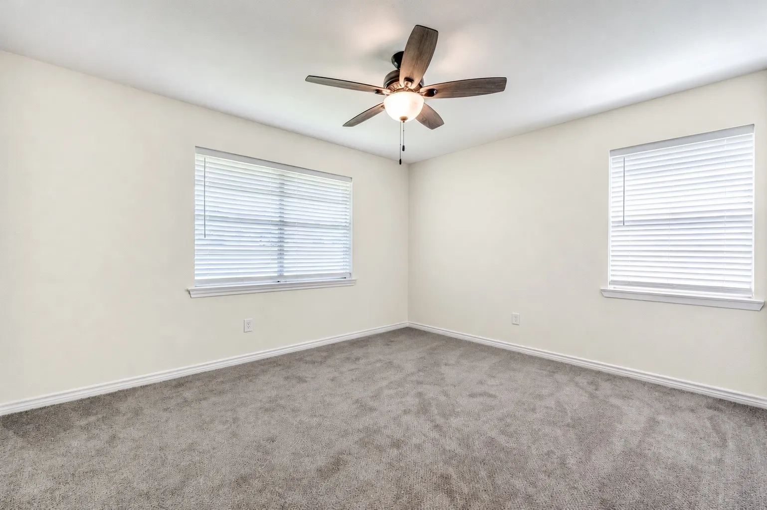 Single Family Residence For Rent in Collin County , 510 E 7th Street, Prosper, Texas 75078, 3 Bedroom, 2 Bathroom, 2 Garage spaces, 1,568 Sqft, built in 1975, mls#21403267, Real Estate Agent in Prosper, Homes For Rent in Collin county, Homes For Rent in Prosper, Realtor in Prosper Texas, Real Estate Brokerage Independent Realty Texas, Luminita Cordes Realtor