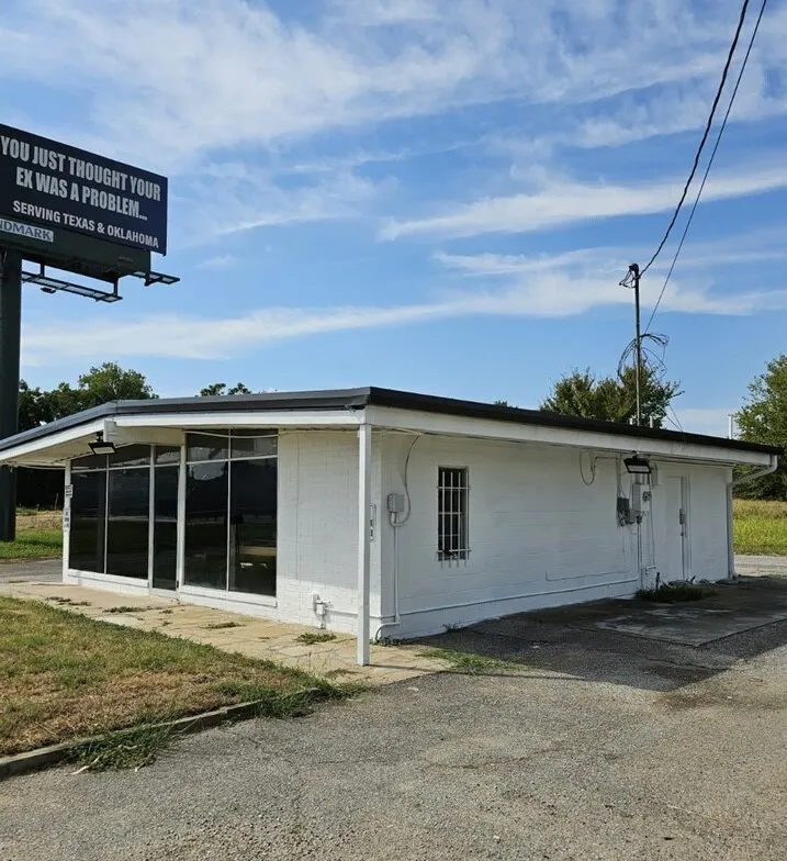 Office For Rent in Grayson County , 1604 S Sam Rayburn Freeway, Sherman, Texas 75090, 0, 0, Garage spaces, 1,020 Sqft, built in 1960, mls#21401292, Real Estate Agent in Sherman, Homes For Rent in Grayson county, Homes For Rent in Sherman, Realtor in Sherman Texas, Real Estate Brokerage Independent Realty Texas, Luminita Cordes Realtor