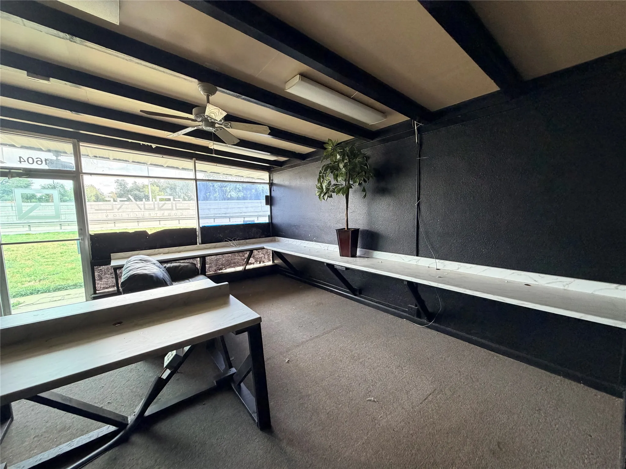 Office For Rent in Grayson County , 1604 S Sam Rayburn Freeway, Sherman, Texas 75090, 0, 0, Garage spaces, 1,020 Sqft, built in 1960, mls#21401292, Real Estate Agent in Sherman, Homes For Rent in Grayson county, Homes For Rent in Sherman, Realtor in Sherman Texas, Real Estate Brokerage Independent Realty Texas, Luminita Cordes Realtor