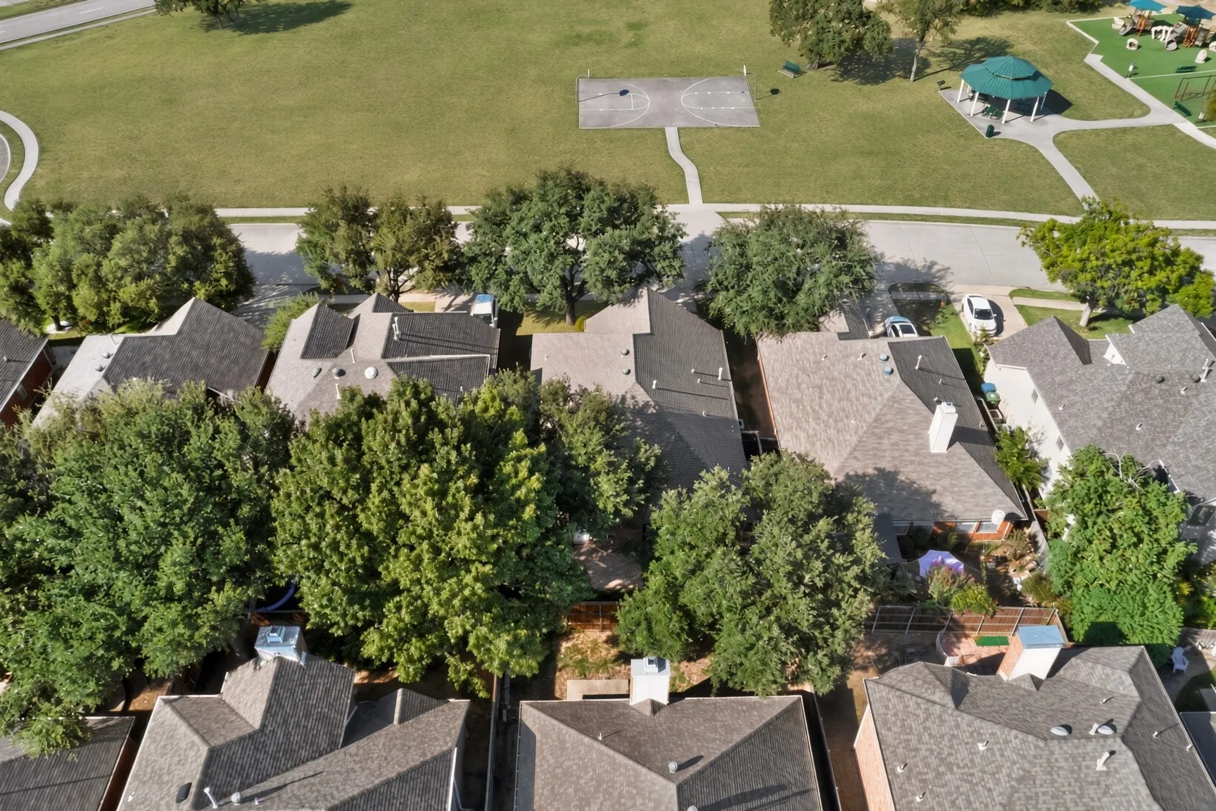 Single Family Residence For Sale in Denton County , 1017 Sun Ridge Drive, Flower Mound, Texas 75028, 3 Bedroom, 2 Bathroom, 2 Garage spaces, 1,710 Sqft, built in 1995, mls#21402704, Real Estate Agent in Flower Mound, Homes For Sale in Denton county, Homes For Sale in Flower Mound, Realtor in Flower Mound Texas, Real Estate Brokerage Independent Realty Texas, Luminita Cordes Realtor