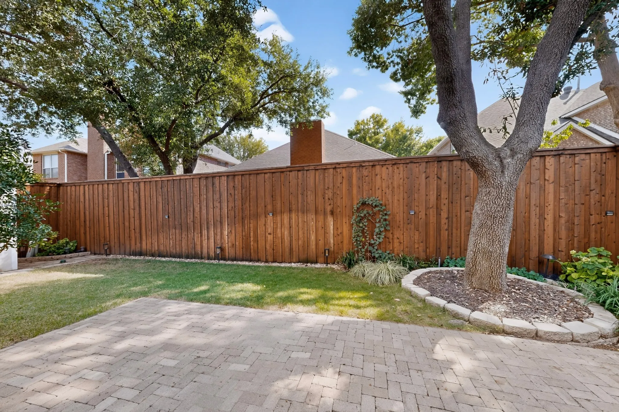 Single Family Residence For Sale in Denton County , 1017 Sun Ridge Drive, Flower Mound, Texas 75028, 3 Bedroom, 2 Bathroom, 2 Garage spaces, 1,710 Sqft, built in 1995, mls#21402704, Real Estate Agent in Flower Mound, Homes For Sale in Denton county, Homes For Sale in Flower Mound, Realtor in Flower Mound Texas, Real Estate Brokerage Independent Realty Texas, Luminita Cordes Realtor