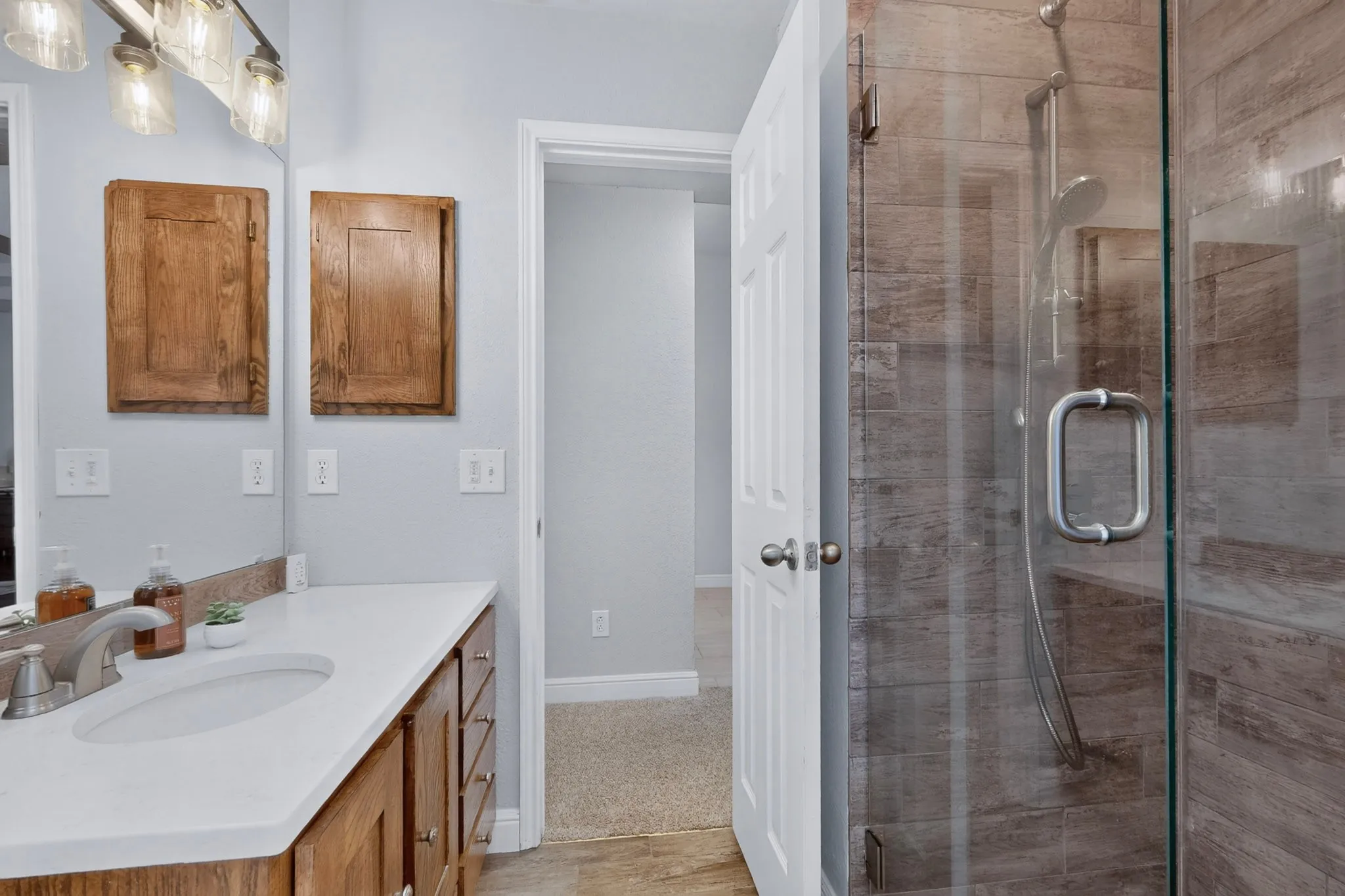 Single Family Residence For Sale in Denton County , 1017 Sun Ridge Drive, Flower Mound, Texas 75028, 3 Bedroom, 2 Bathroom, 2 Garage spaces, 1,710 Sqft, built in 1995, mls#21402704, Real Estate Agent in Flower Mound, Homes For Sale in Denton county, Homes For Sale in Flower Mound, Realtor in Flower Mound Texas, Real Estate Brokerage Independent Realty Texas, Luminita Cordes Realtor