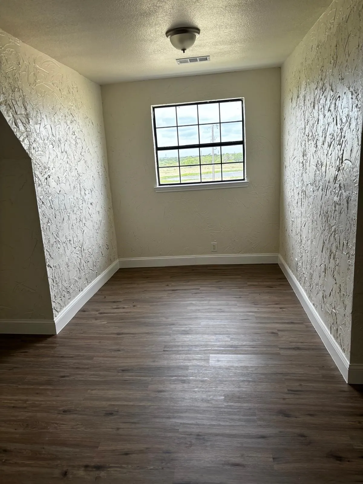 Single Family Residence For Rent in Grayson County , 810 Bounds Road, Gunter, Texas 75058, 2 Bedroom, 2 Bathroom, Garage spaces, 1,500 Sqft, built in 2024, mls#21403290, Real Estate Agent in Gunter, Homes For Rent in Grayson county, Homes For Rent in Gunter, Realtor in Gunter Texas, Real Estate Brokerage Independent Realty Texas, Luminita Cordes Realtor