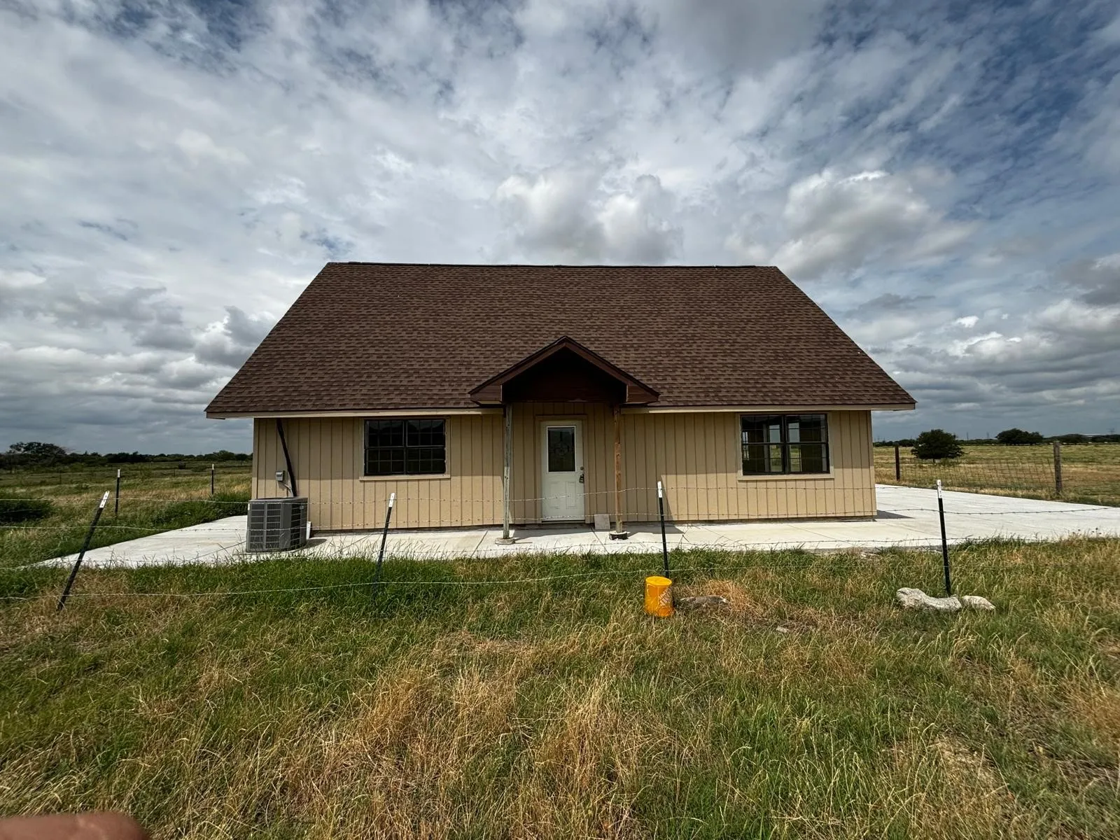 Single Family Residence For Rent in Grayson County , 810 Bounds Road, Gunter, Texas 75058, 2 Bedroom, 2 Bathroom, Garage spaces, 1,500 Sqft, built in 2024, mls#21403290, Real Estate Agent in Gunter, Homes For Rent in Grayson county, Homes For Rent in Gunter, Realtor in Gunter Texas, Real Estate Brokerage Independent Realty Texas, Luminita Cordes Realtor
