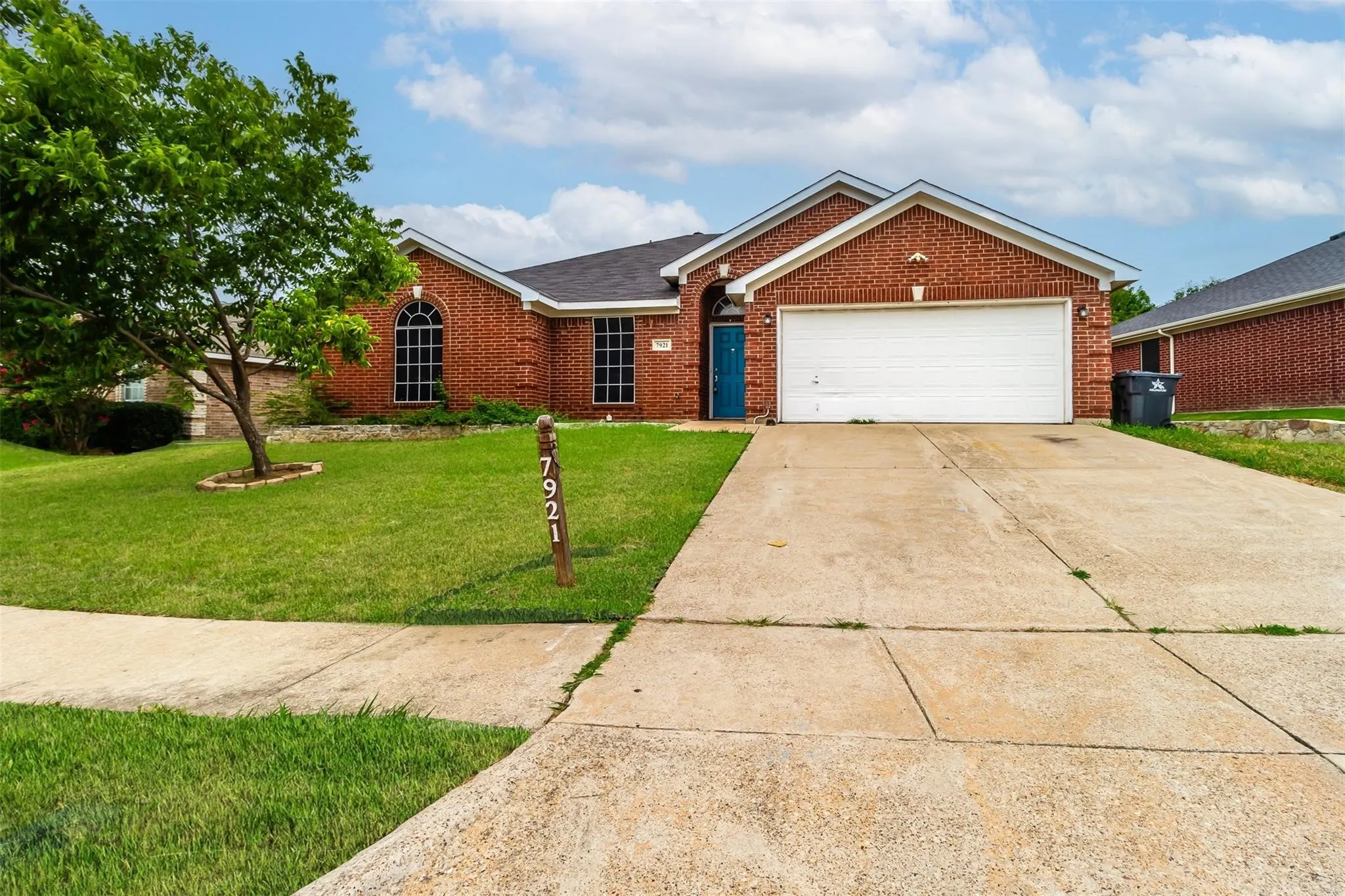 Single Family Residence For Rent in Tarrant County , 7921 Rattlers Court, Arlington, Texas 76002, 4 Bedroom, 2 Bathroom, 2 Garage spaces, 1,873 Sqft, built in 2000, mls#21403293, Real Estate Agent in Arlington, Homes For Rent in Tarrant county, Homes For Rent in Arlington, Realtor in Arlington Texas, Real Estate Brokerage Independent Realty Texas, Luminita Cordes Realtor