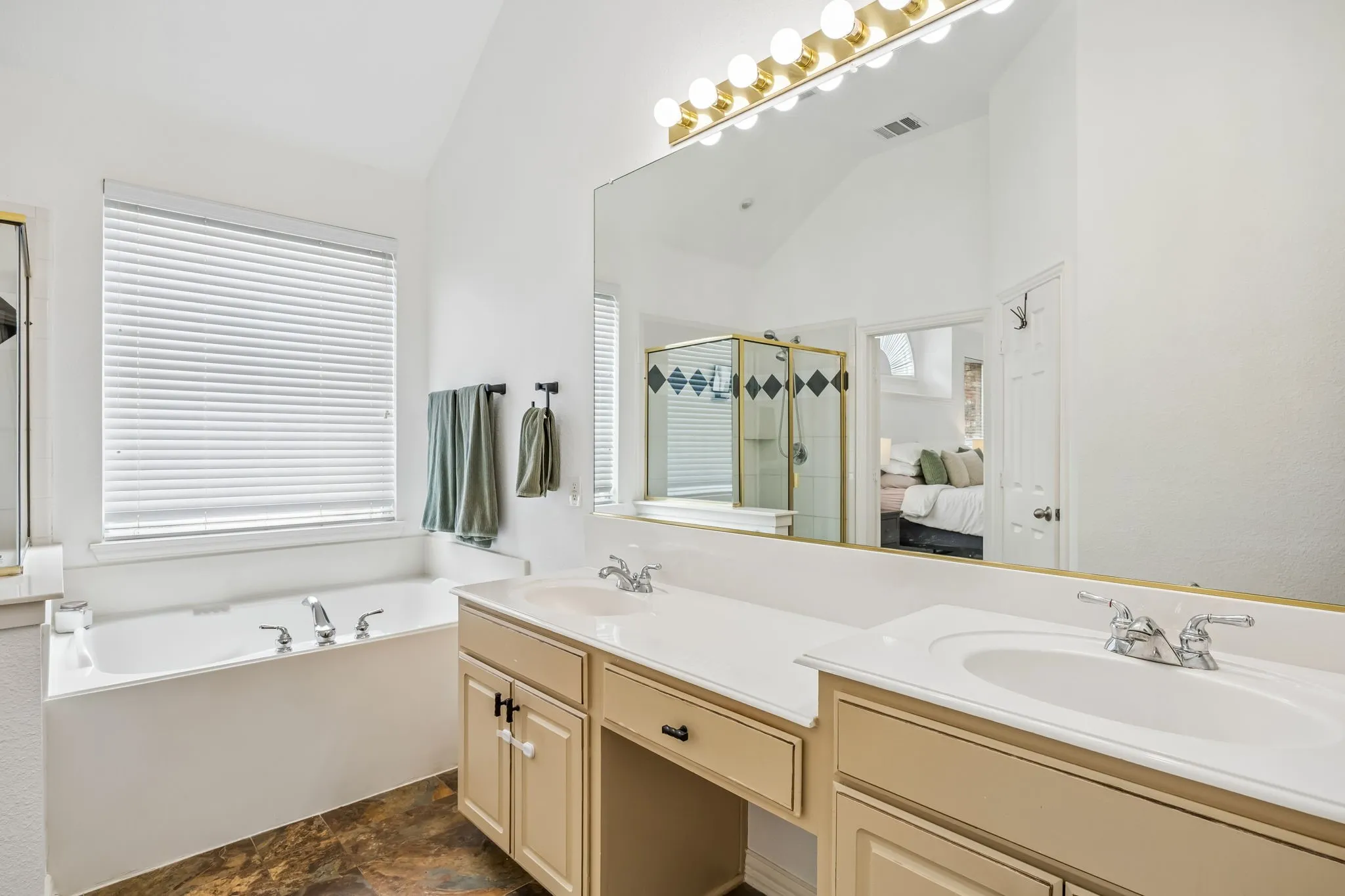 Single Family Residence For Sale in Collin County , 7462 Chinaberry Lane, Frisco, Texas 75033, 4 Bedroom, 2 Bathroom, 3 Garage spaces, 2,510 Sqft, built in 2002, mls#21403215, Real Estate Agent in Frisco, Homes For Sale in Collin county, Homes For Sale in Frisco, Realtor in Frisco Texas, Real Estate Brokerage Independent Realty Texas, Luminita Cordes Realtor