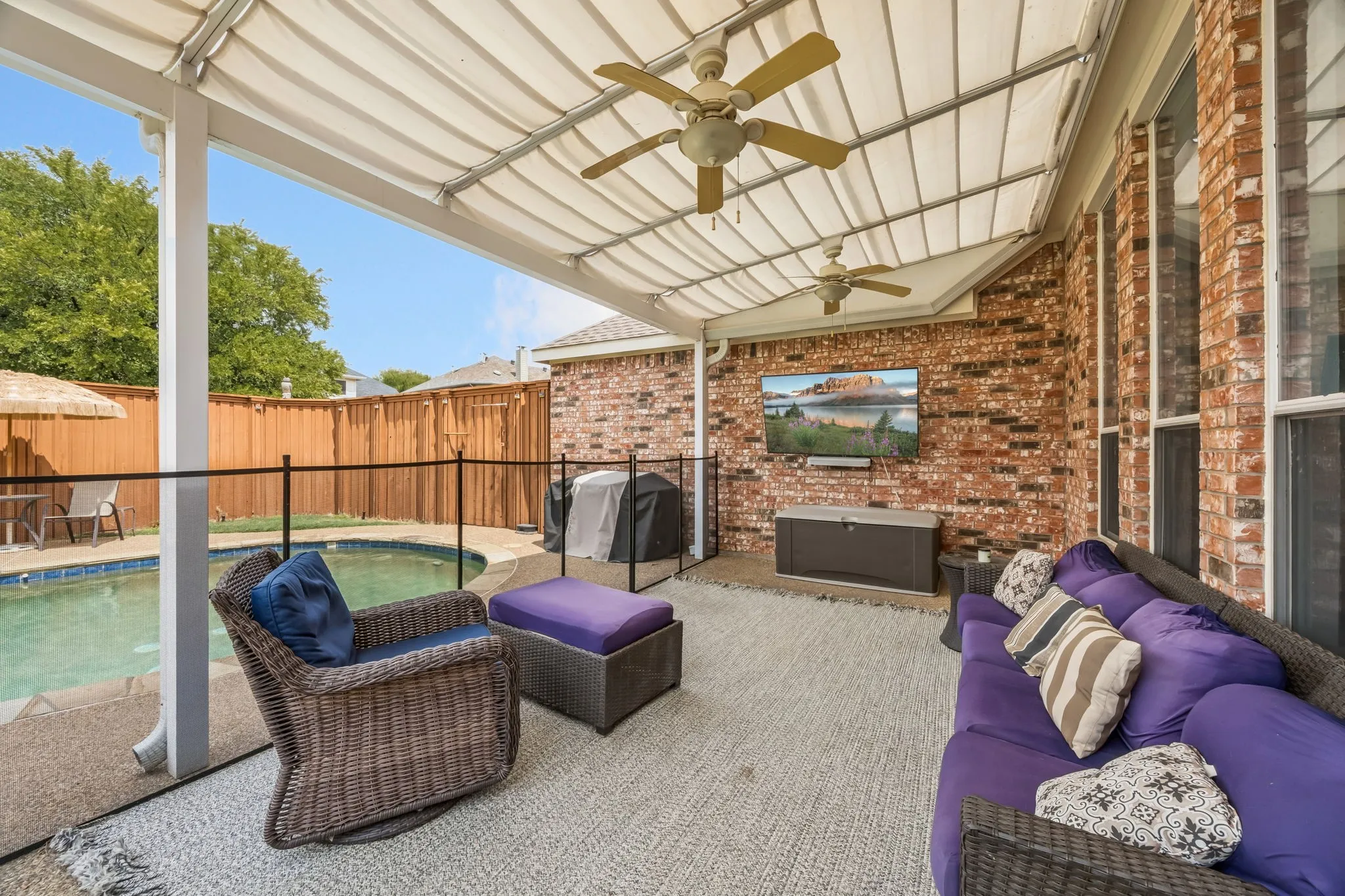 Single Family Residence For Sale in Collin County , 7462 Chinaberry Lane, Frisco, Texas 75033, 4 Bedroom, 2 Bathroom, 3 Garage spaces, 2,510 Sqft, built in 2002, mls#21403215, Real Estate Agent in Frisco, Homes For Sale in Collin county, Homes For Sale in Frisco, Realtor in Frisco Texas, Real Estate Brokerage Independent Realty Texas, Luminita Cordes Realtor
