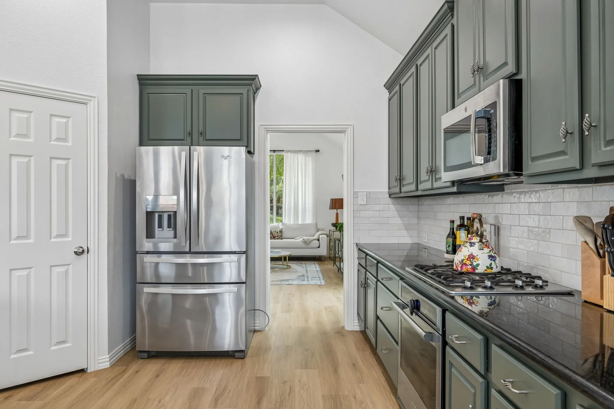 Single Family Residence For Sale in Collin County , 7462 Chinaberry Lane, Frisco, Texas 75033, 4 Bedroom, 2 Bathroom, 3 Garage spaces, 2,510 Sqft, built in 2002, mls#21403215, Real Estate Agent in Frisco, Homes For Sale in Collin county, Homes For Sale in Frisco, Realtor in Frisco Texas, Real Estate Brokerage Independent Realty Texas, Luminita Cordes Realtor