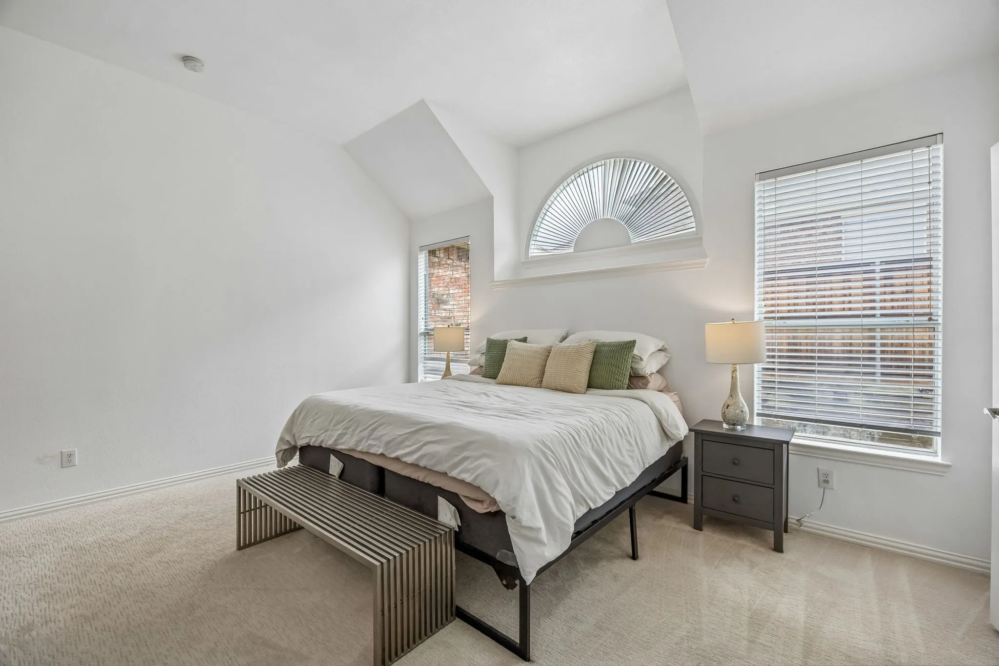 Single Family Residence For Sale in Collin County , 7462 Chinaberry Lane, Frisco, Texas 75033, 4 Bedroom, 2 Bathroom, 3 Garage spaces, 2,510 Sqft, built in 2002, mls#21403215, Real Estate Agent in Frisco, Homes For Sale in Collin county, Homes For Sale in Frisco, Realtor in Frisco Texas, Real Estate Brokerage Independent Realty Texas, Luminita Cordes Realtor