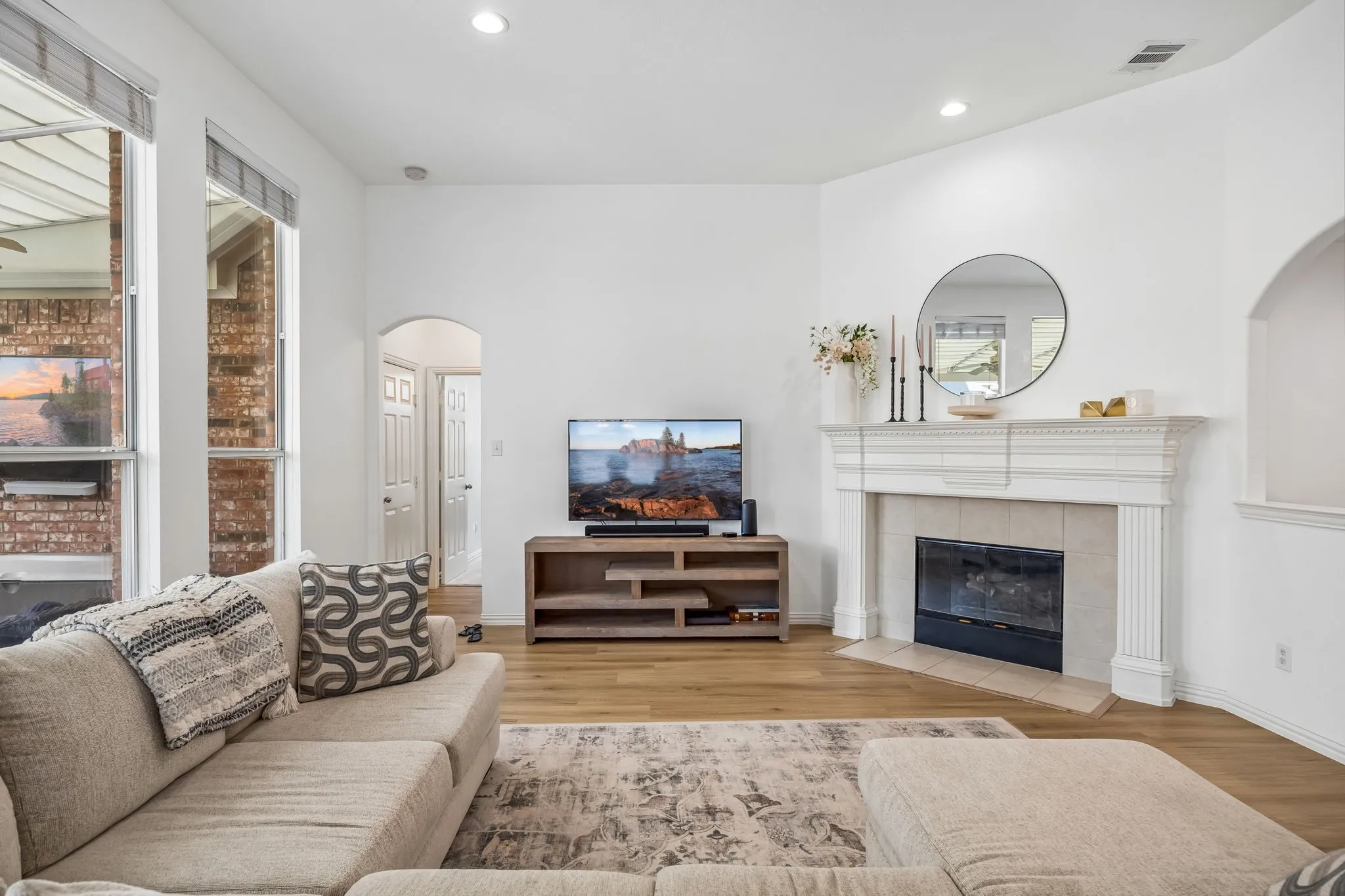 Single Family Residence For Sale in Collin County , 7462 Chinaberry Lane, Frisco, Texas 75033, 4 Bedroom, 2 Bathroom, 3 Garage spaces, 2,510 Sqft, built in 2002, mls#21403215, Real Estate Agent in Frisco, Homes For Sale in Collin county, Homes For Sale in Frisco, Realtor in Frisco Texas, Real Estate Brokerage Independent Realty Texas, Luminita Cordes Realtor