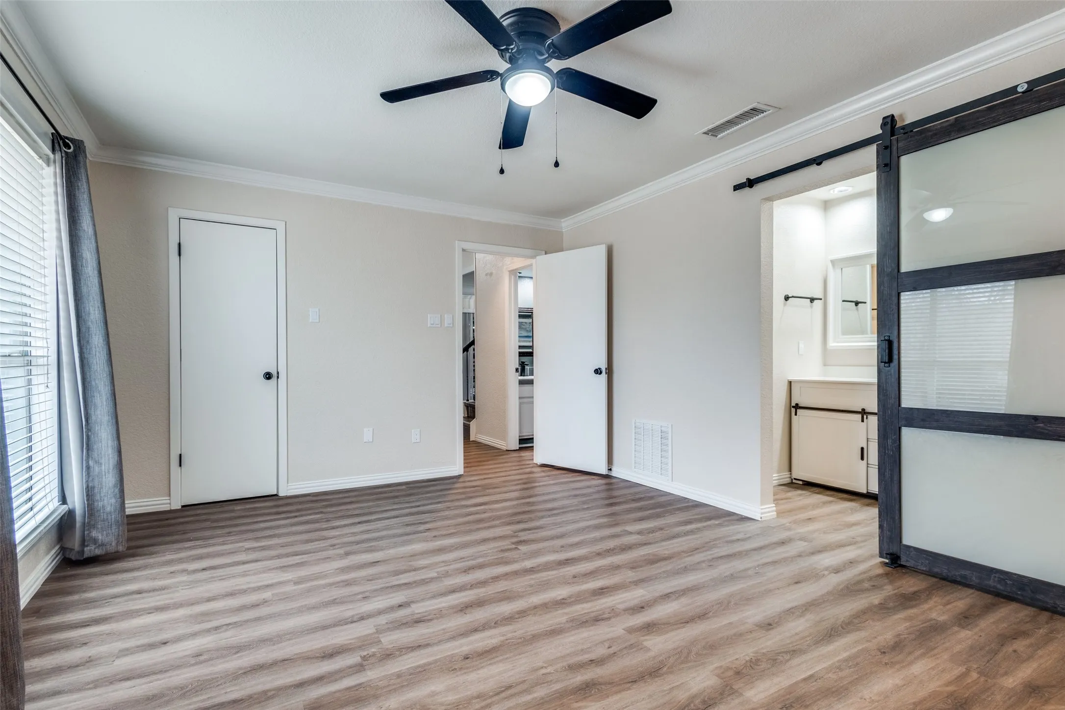 Single Family Residence For Sale in Denton County , 1846 Tucson Drive, Lewisville, Texas 75077, 5 Bedroom, 4 Bathroom, 2 Garage spaces, 2,255 Sqft, built in 1974, mls#21403297, Real Estate Agent in Lewisville, Homes For Sale in Denton county, Homes For Sale in Lewisville, Realtor in Lewisville Texas, Real Estate Brokerage Independent Realty Texas, Luminita Cordes Realtor