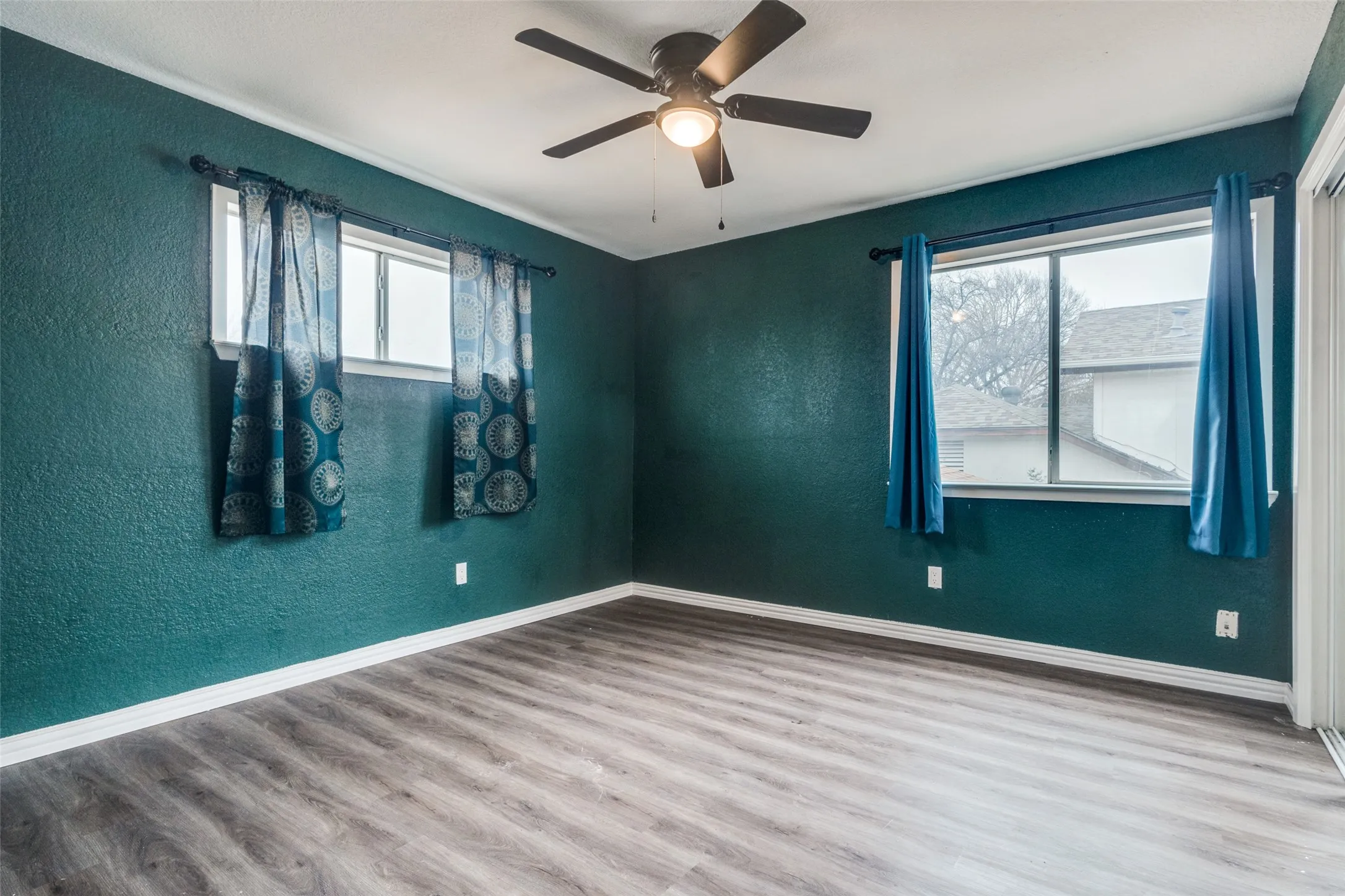 Single Family Residence For Sale in Denton County , 1846 Tucson Drive, Lewisville, Texas 75077, 5 Bedroom, 4 Bathroom, 2 Garage spaces, 2,255 Sqft, built in 1974, mls#21403297, Real Estate Agent in Lewisville, Homes For Sale in Denton county, Homes For Sale in Lewisville, Realtor in Lewisville Texas, Real Estate Brokerage Independent Realty Texas, Luminita Cordes Realtor