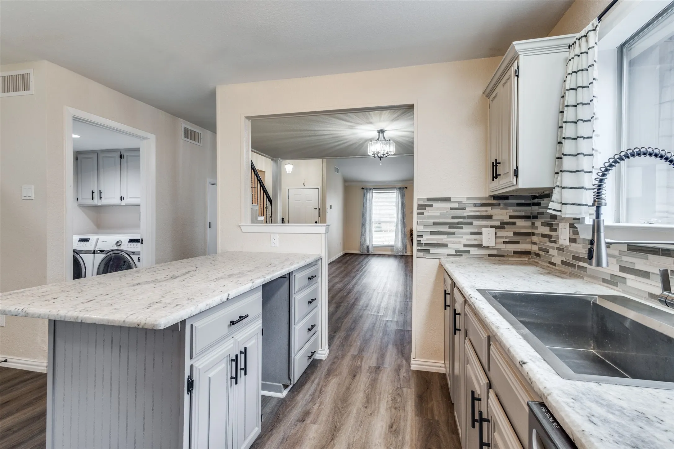 Single Family Residence For Sale in Denton County , 1846 Tucson Drive, Lewisville, Texas 75077, 5 Bedroom, 4 Bathroom, 2 Garage spaces, 2,255 Sqft, built in 1974, mls#21403297, Real Estate Agent in Lewisville, Homes For Sale in Denton county, Homes For Sale in Lewisville, Realtor in Lewisville Texas, Real Estate Brokerage Independent Realty Texas, Luminita Cordes Realtor