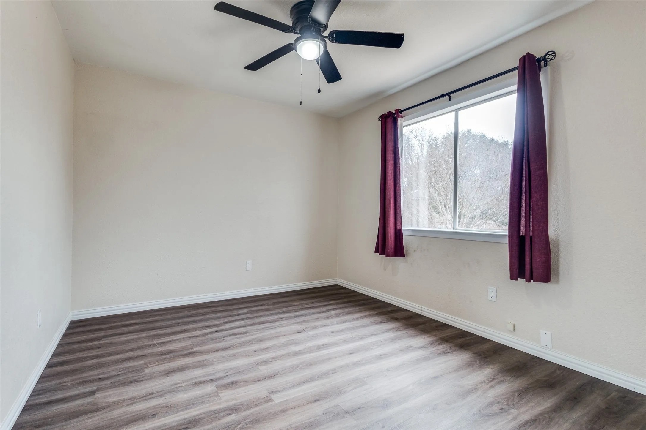 Single Family Residence For Sale in Denton County , 1846 Tucson Drive, Lewisville, Texas 75077, 5 Bedroom, 4 Bathroom, 2 Garage spaces, 2,255 Sqft, built in 1974, mls#21403297, Real Estate Agent in Lewisville, Homes For Sale in Denton county, Homes For Sale in Lewisville, Realtor in Lewisville Texas, Real Estate Brokerage Independent Realty Texas, Luminita Cordes Realtor