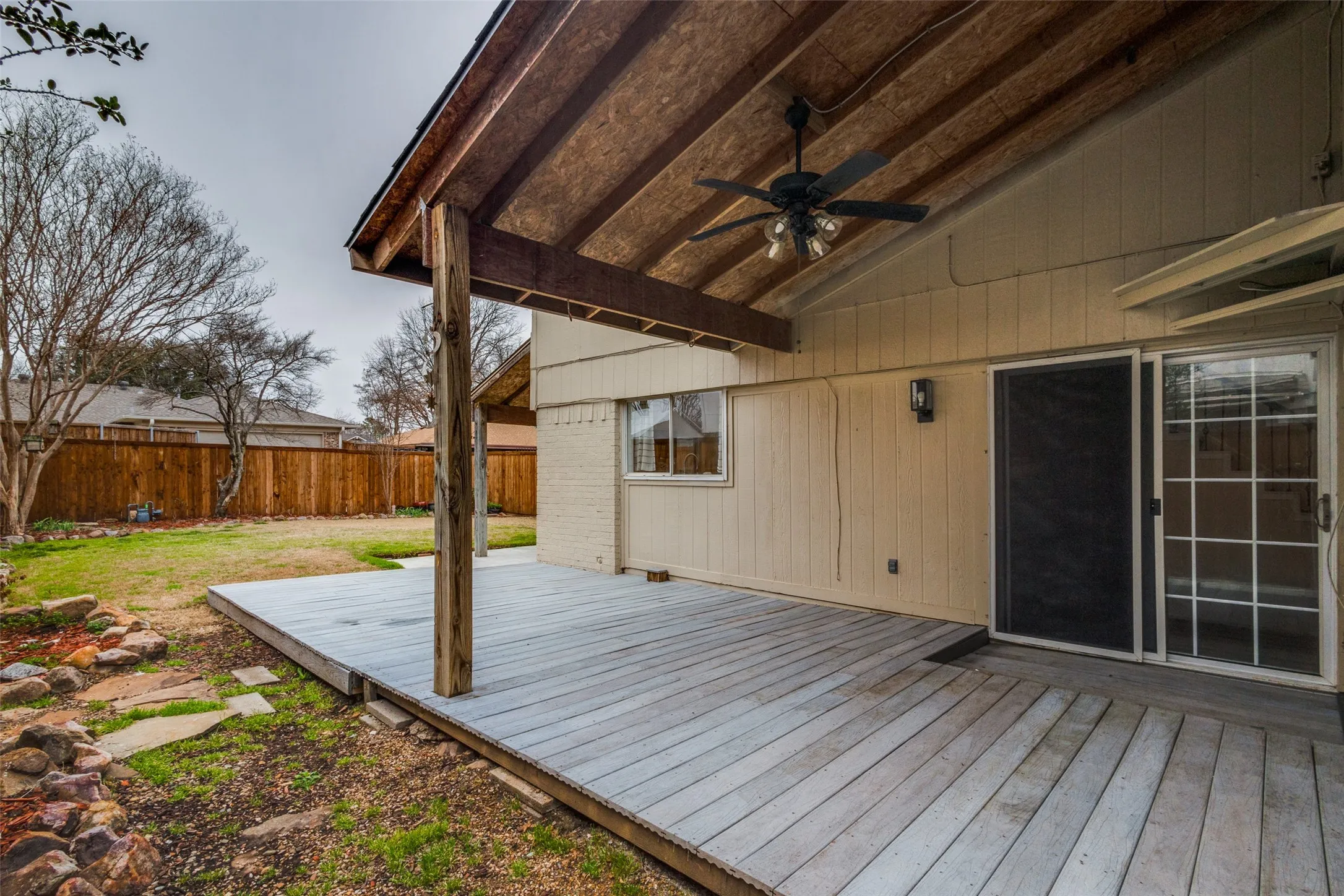 Single Family Residence For Sale in Denton County , 1846 Tucson Drive, Lewisville, Texas 75077, 5 Bedroom, 4 Bathroom, 2 Garage spaces, 2,255 Sqft, built in 1974, mls#21403297, Real Estate Agent in Lewisville, Homes For Sale in Denton county, Homes For Sale in Lewisville, Realtor in Lewisville Texas, Real Estate Brokerage Independent Realty Texas, Luminita Cordes Realtor