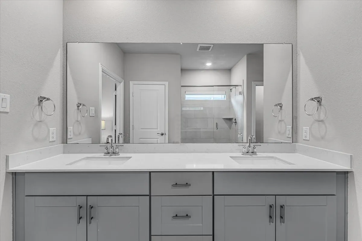 Single Family Residence For Rent in Tarrant County , 5665 Castle Peak Bend, Fort Worth, Texas 76126, 5 Bedroom, 3 Bathroom, 2 Garage spaces, 3,060 Sqft, built in 2022, mls#21401373, Real Estate Agent in Fort Worth, Homes For Rent in Tarrant county, Homes For Rent in Fort Worth, Realtor in Fort Worth Texas, Real Estate Brokerage Independent Realty Texas, Luminita Cordes Realtor